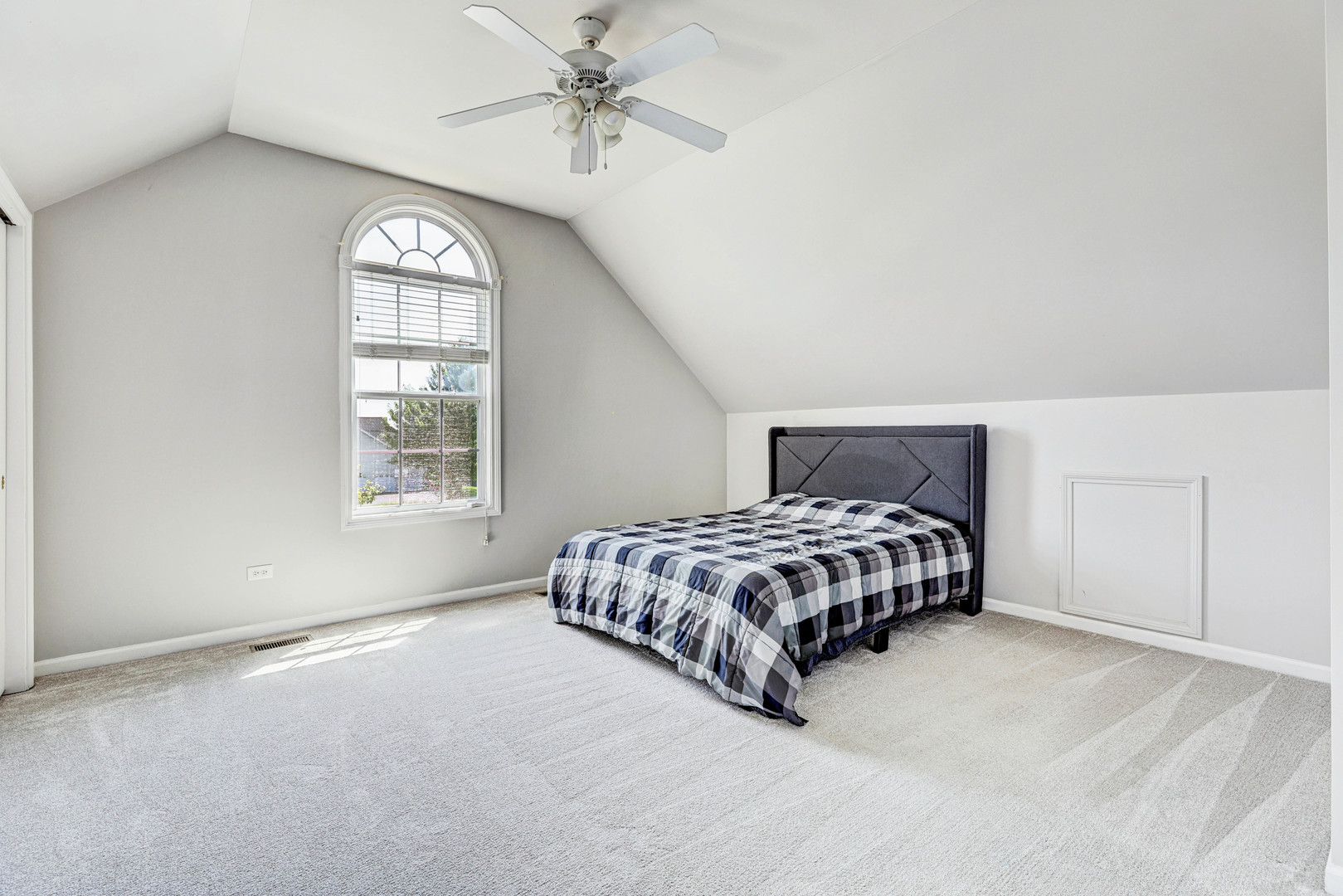 5587 Notting Hill Road Property Photo 32