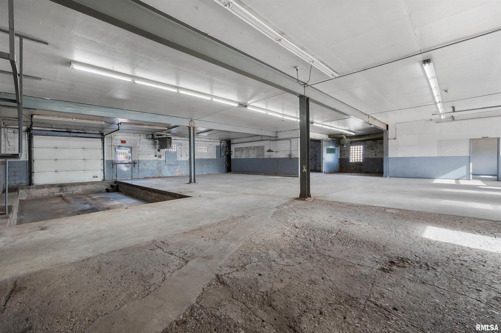 1716 & 1720 State Street Property Photo 4