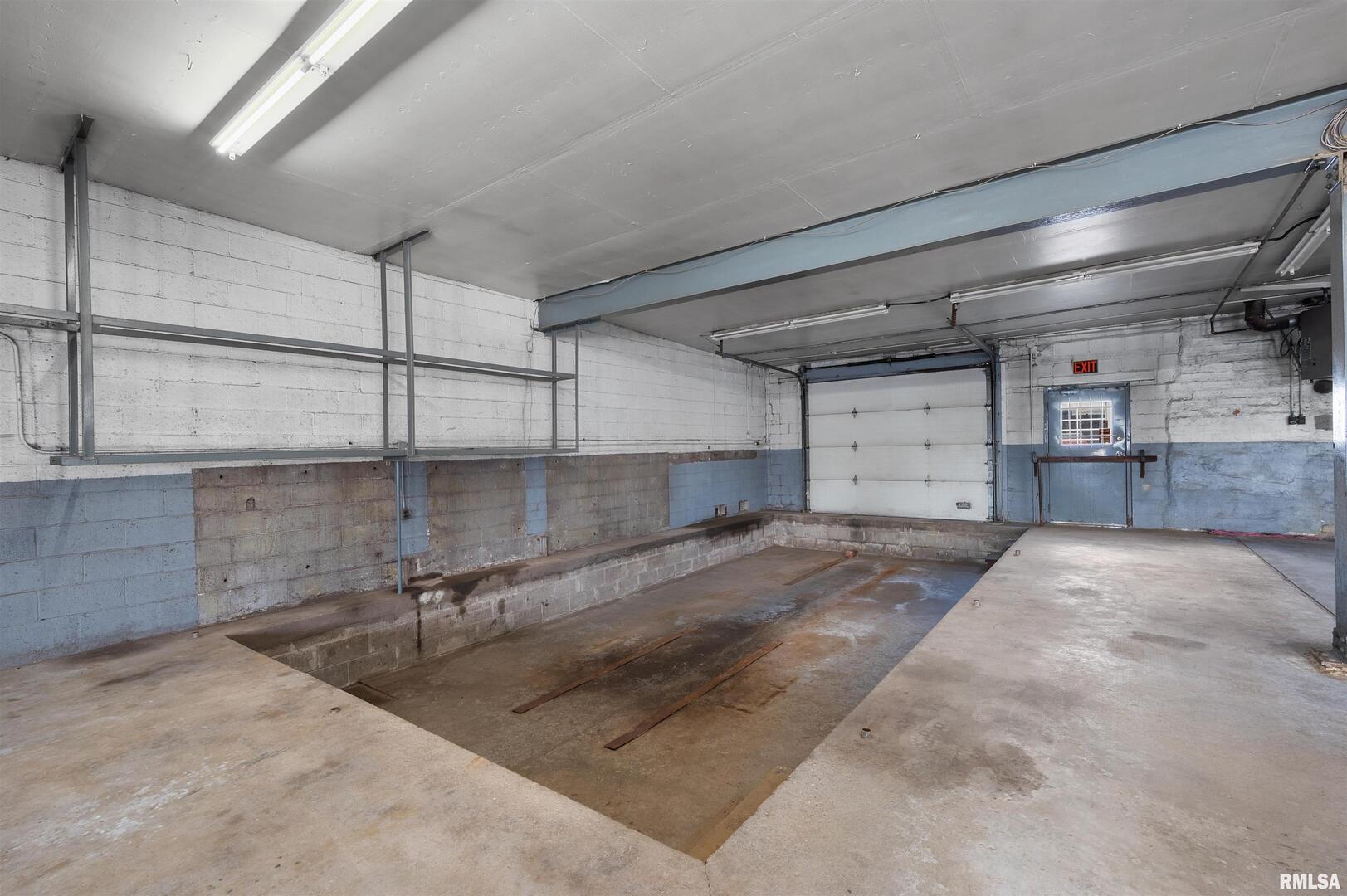 1716 & 1720 State Street Property Photo 5