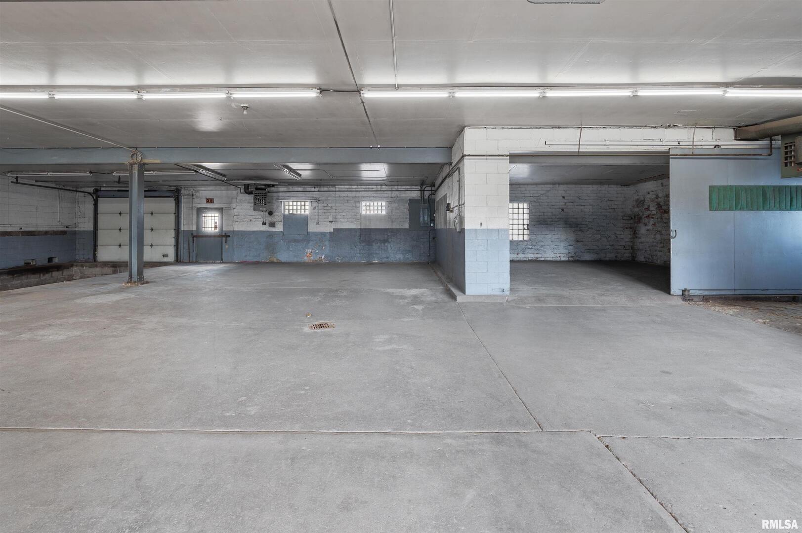 1716 & 1720 State Street Property Photo 8