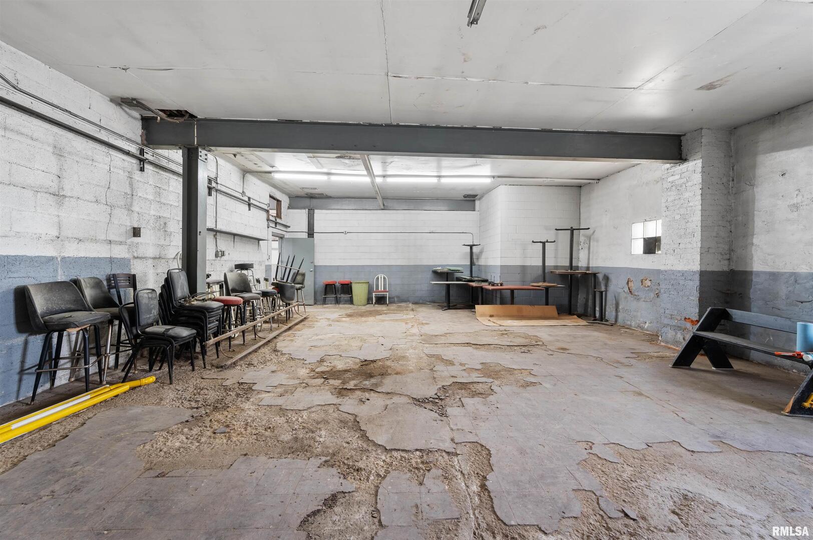 1716 & 1720 State Street Property Photo 15