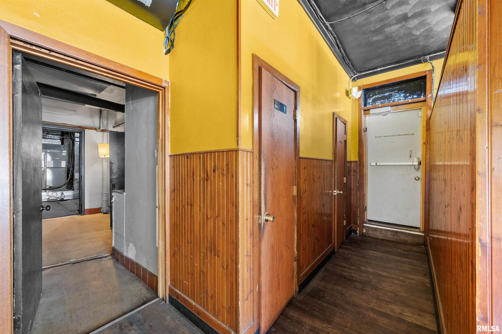 1716 & 1720 State Street Property Photo 21