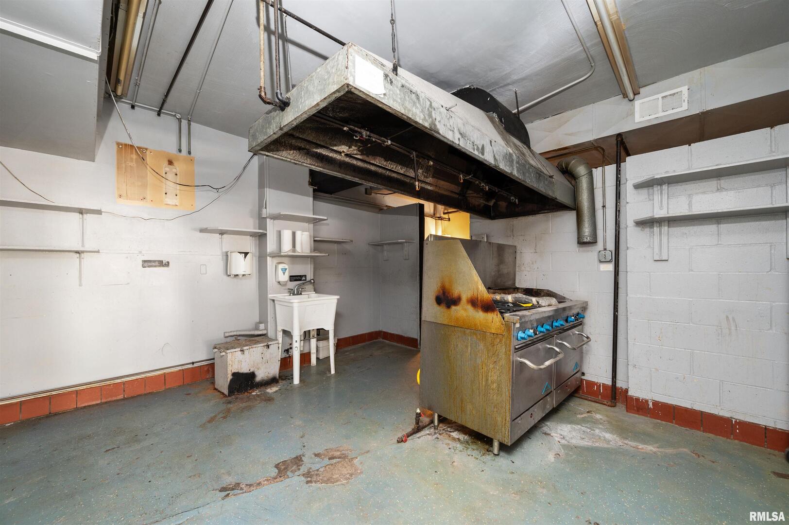 1716 & 1720 State Street Property Photo 22
