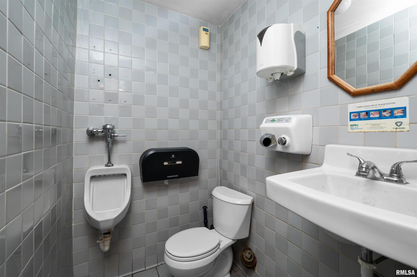 1716 & 1720 State Street Property Photo 26