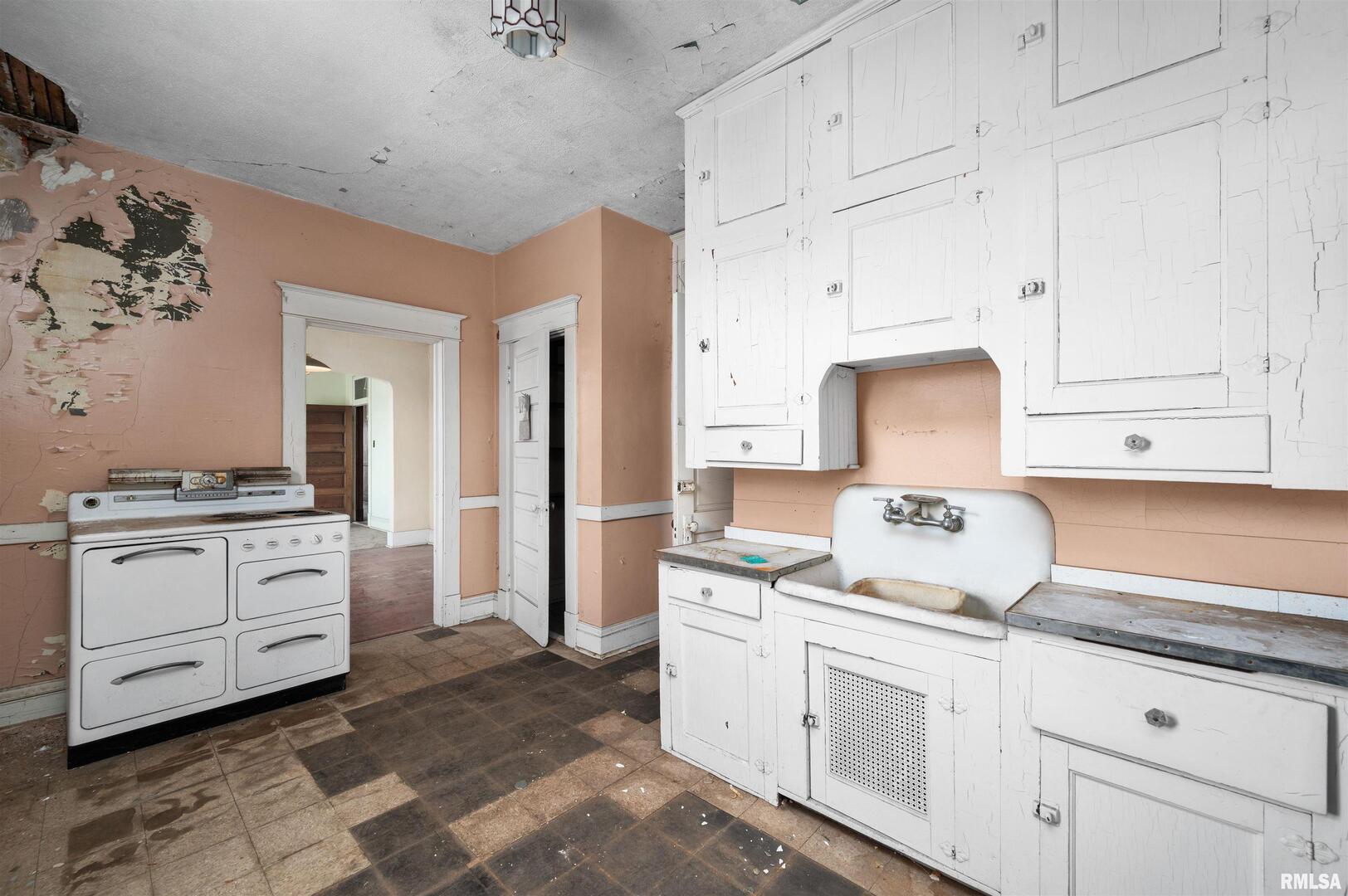 1716 & 1720 State Street Property Photo 34