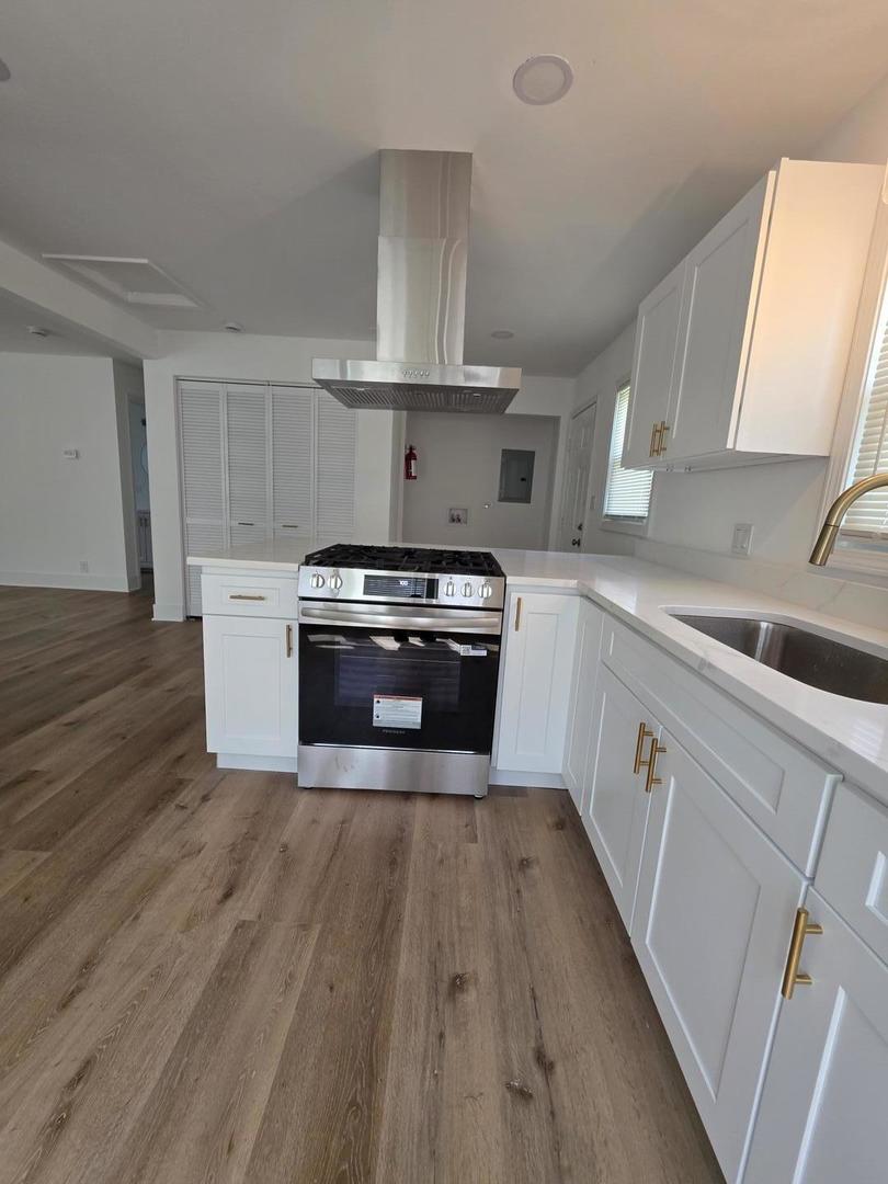 14916 Langley Avenue Property Photo 10