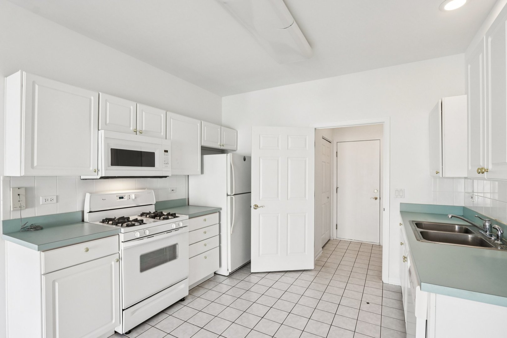 13322 S Bayberry Lane Property Photo 9
