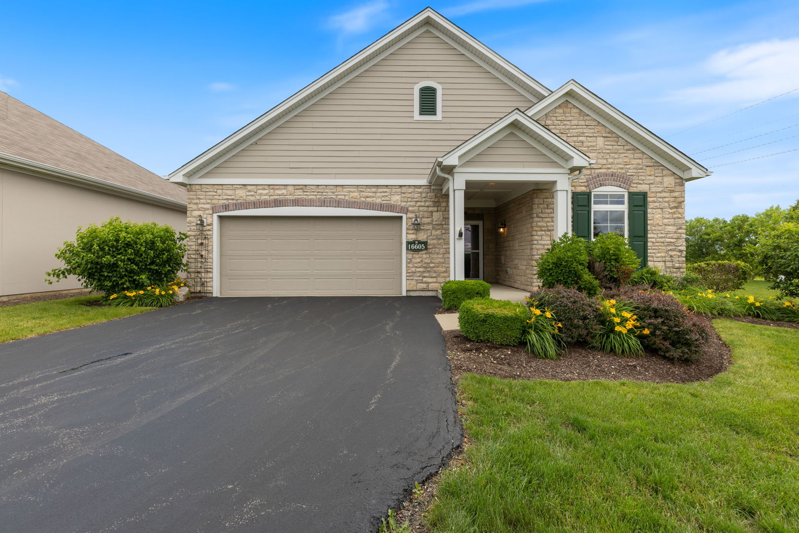16605 S Fox Run Circle Property Photo 1