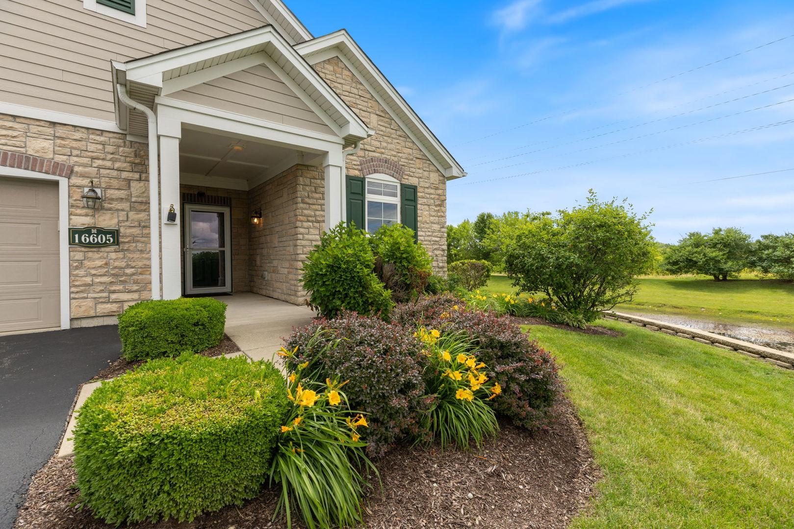 16605 S Fox Run Circle Property Photo 3