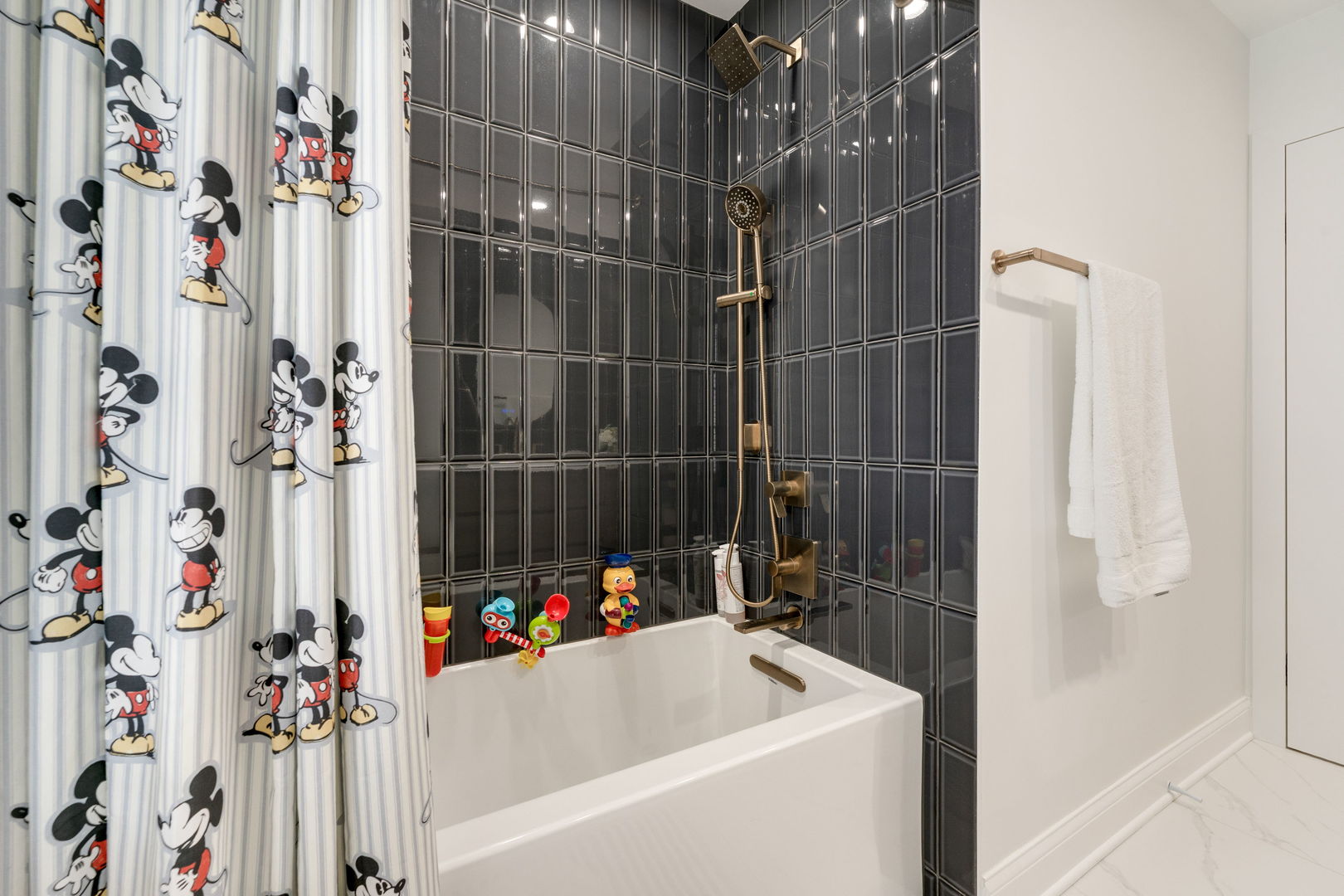 10728 Chaucer Drive Property Photo 34