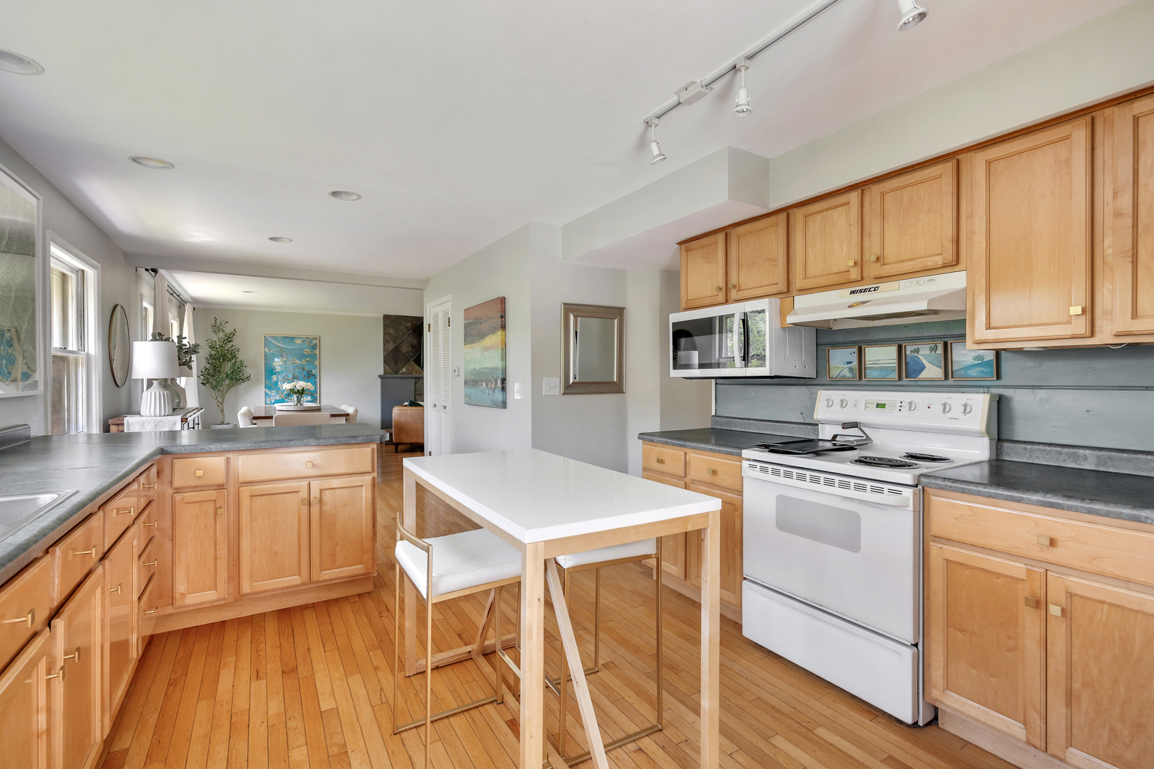 264 Biltmore Drive Property Photo 15