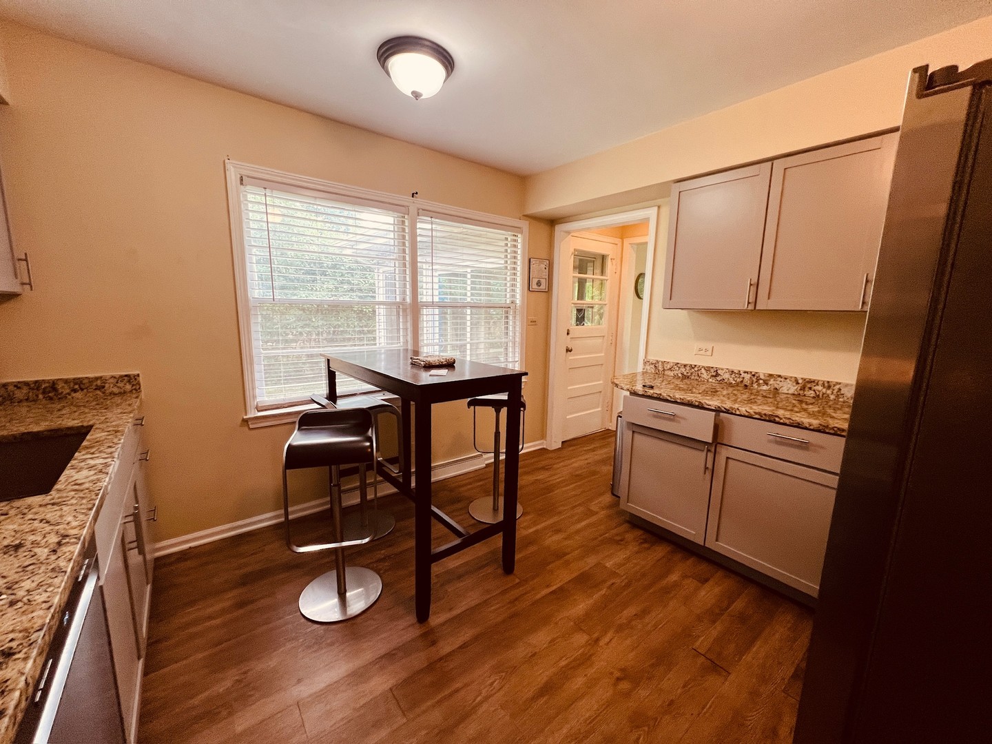 1725 Happ Road Property Photo 4