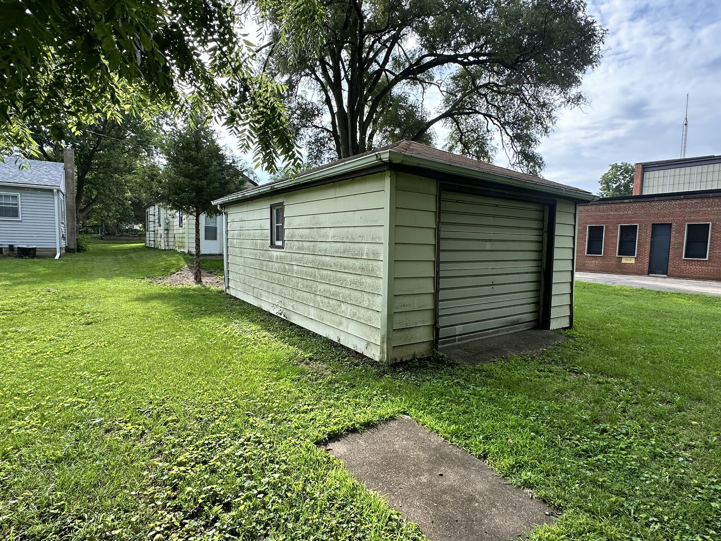 706 6th Avenue Property Photo 5