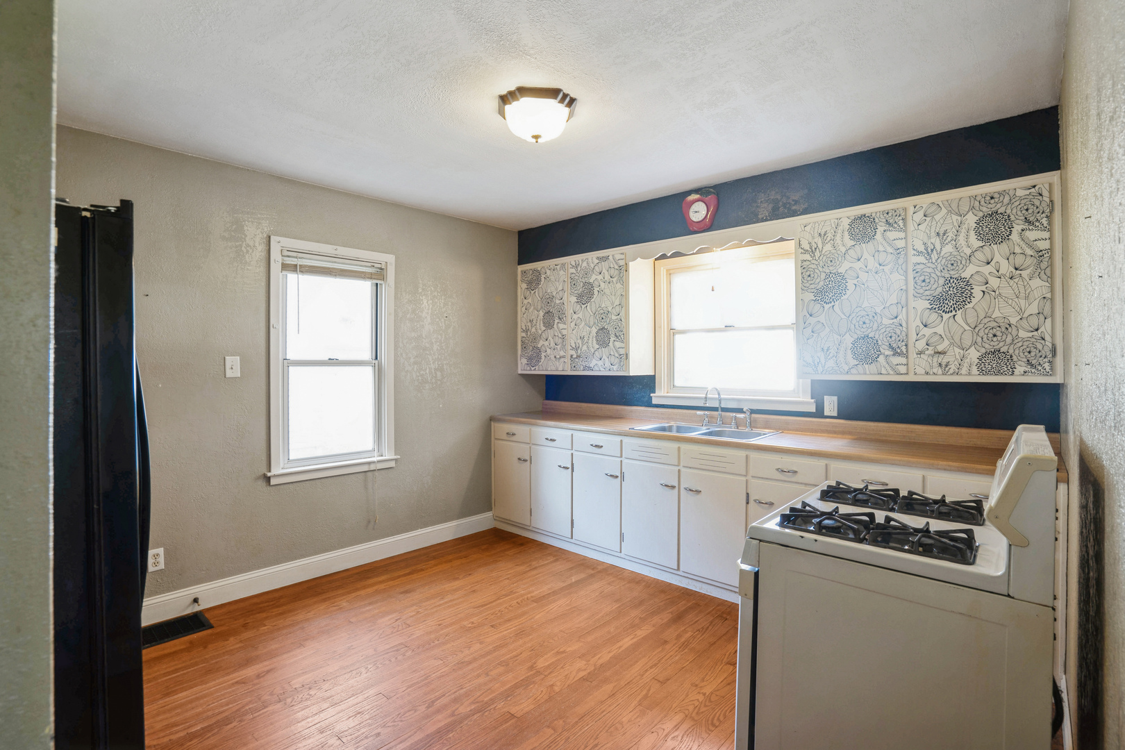 608 3rd Avenue Property Photo 5