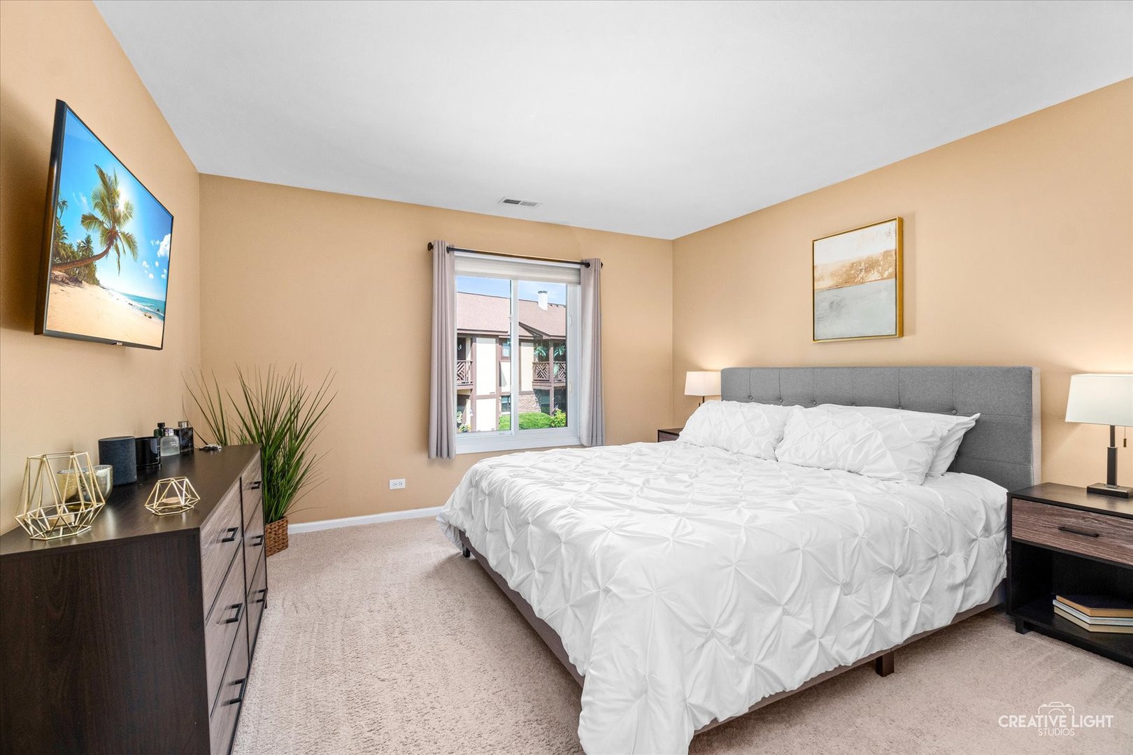 1623 Salisbury Court C Property Photo 10