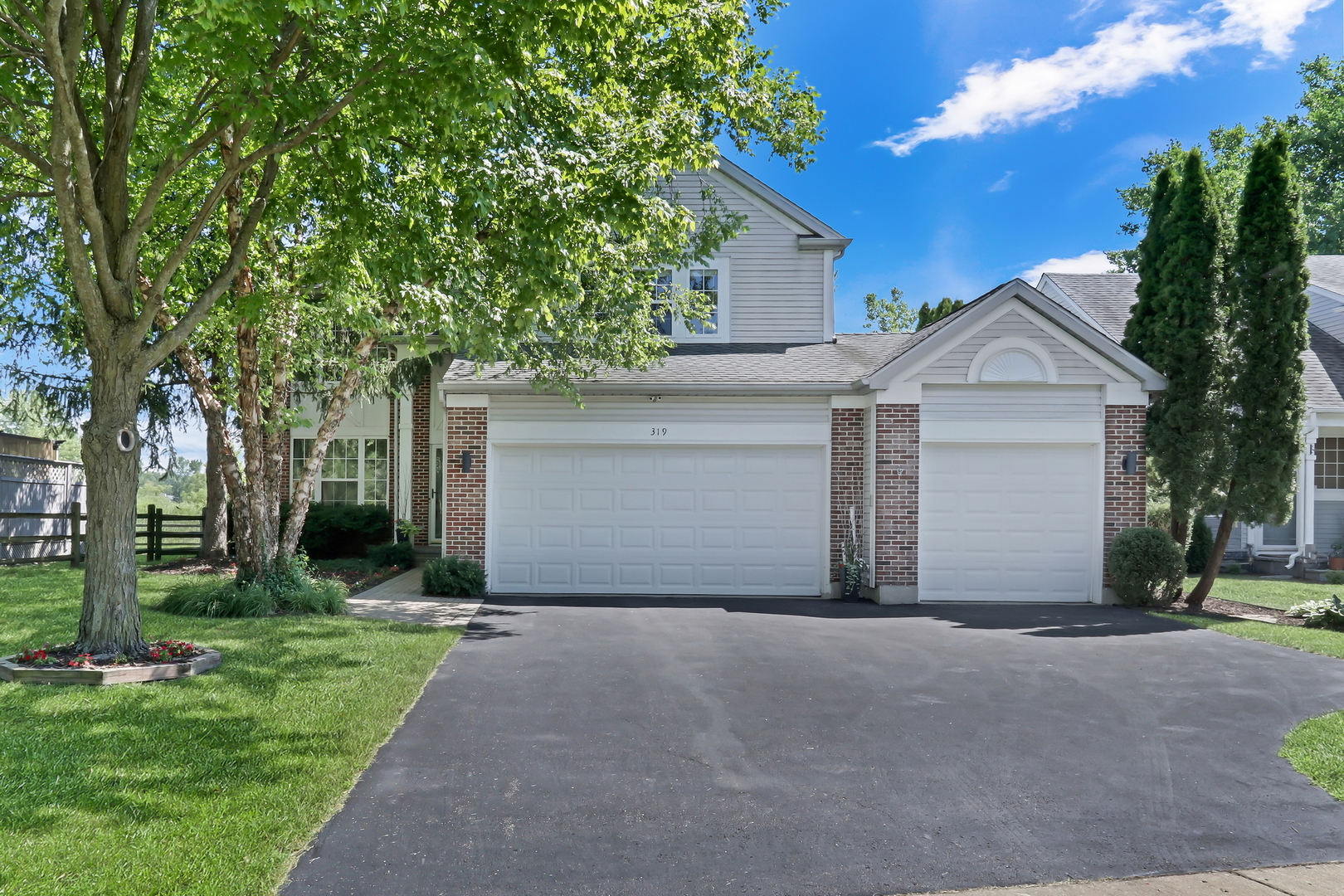319 Deer Lake Drive Property Photo 1