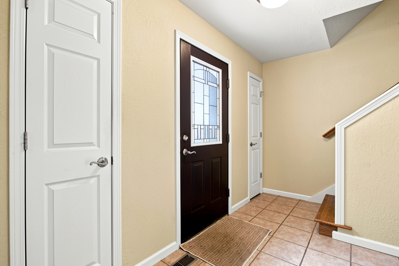 613 Sycamore Drive Property Photo 4