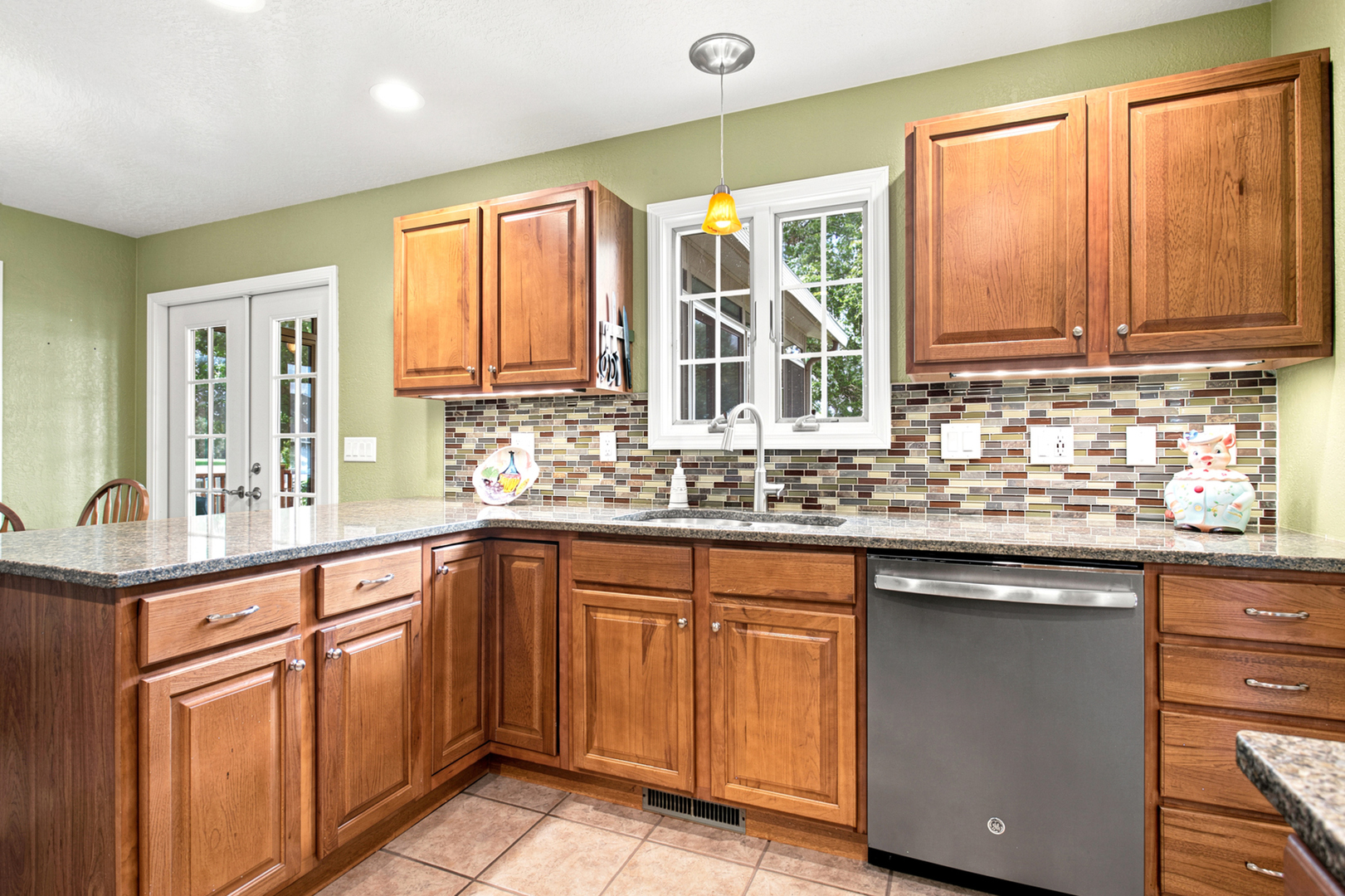 613 Sycamore Drive Property Photo 14
