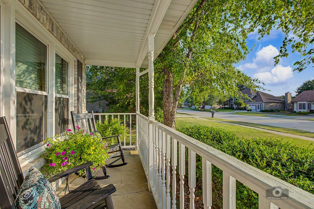 1904 Brighton Lane Property Photo 3
