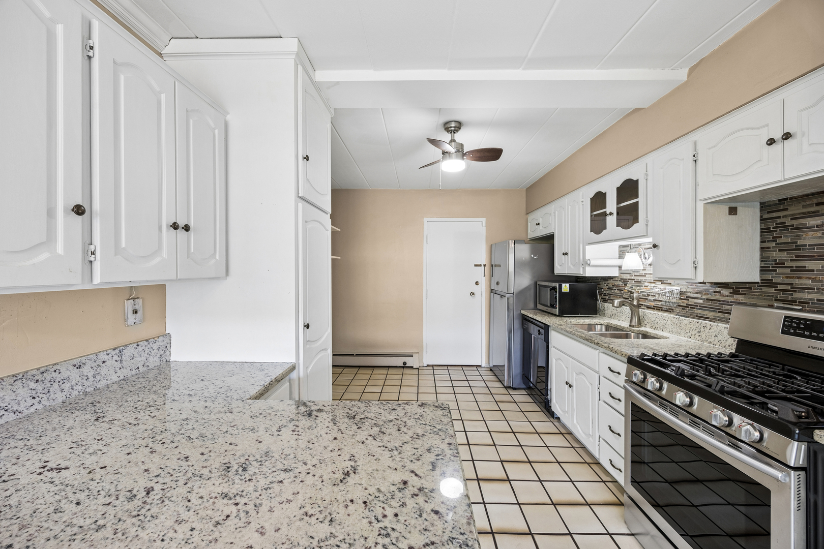 1139 Leavitt Avenue 305 Property Photo 9