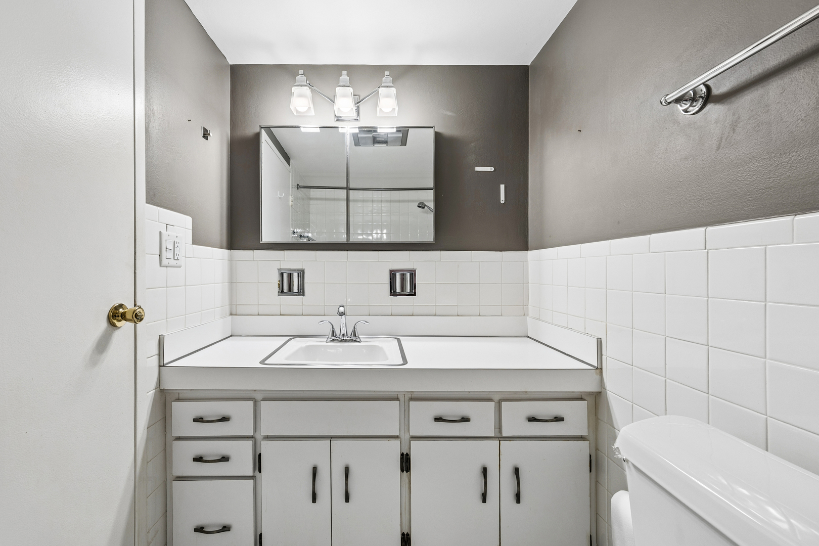 1139 Leavitt Avenue 305 Property Photo 20