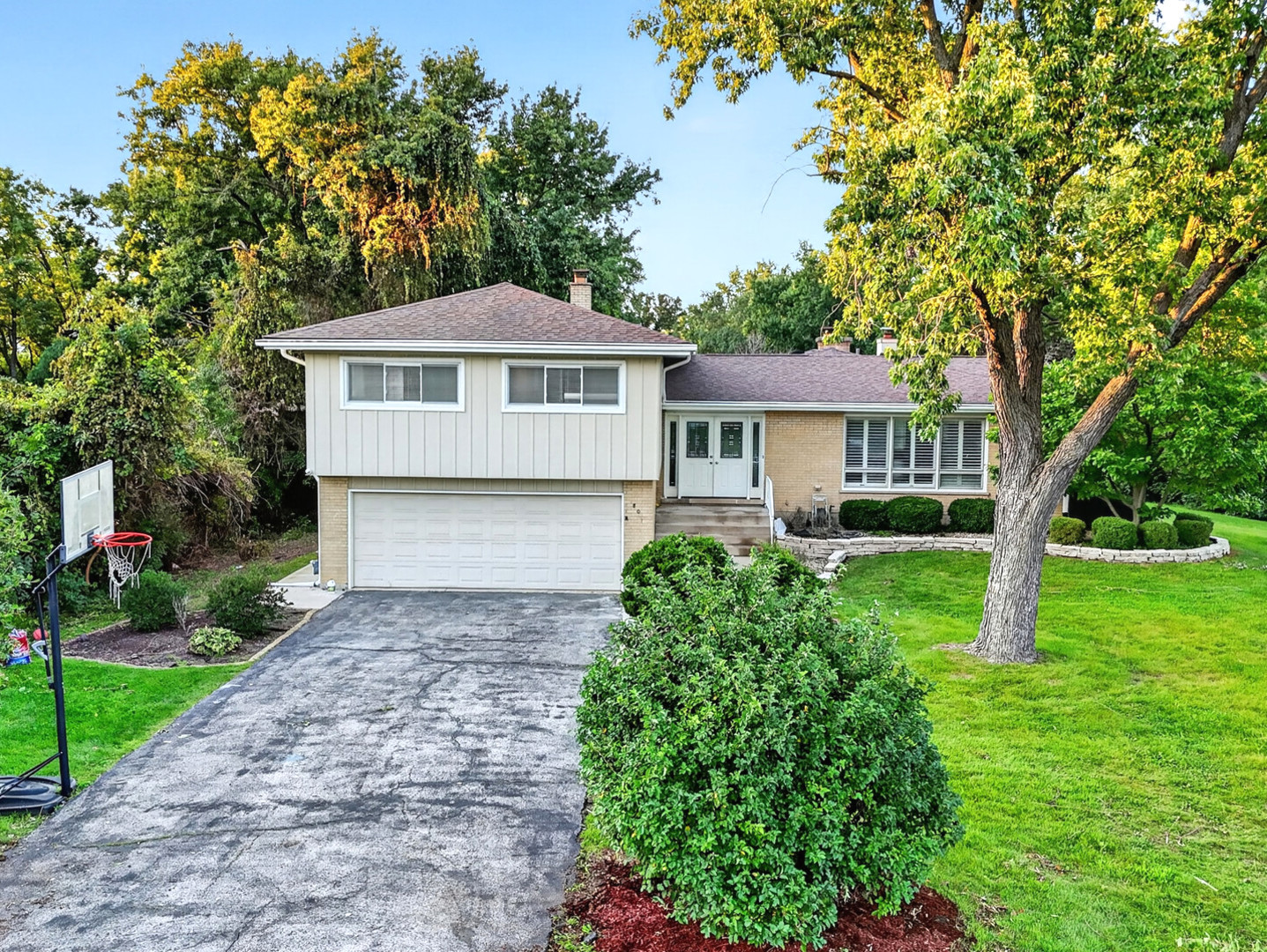 800 Ridgemoor Drive Property Photo 1