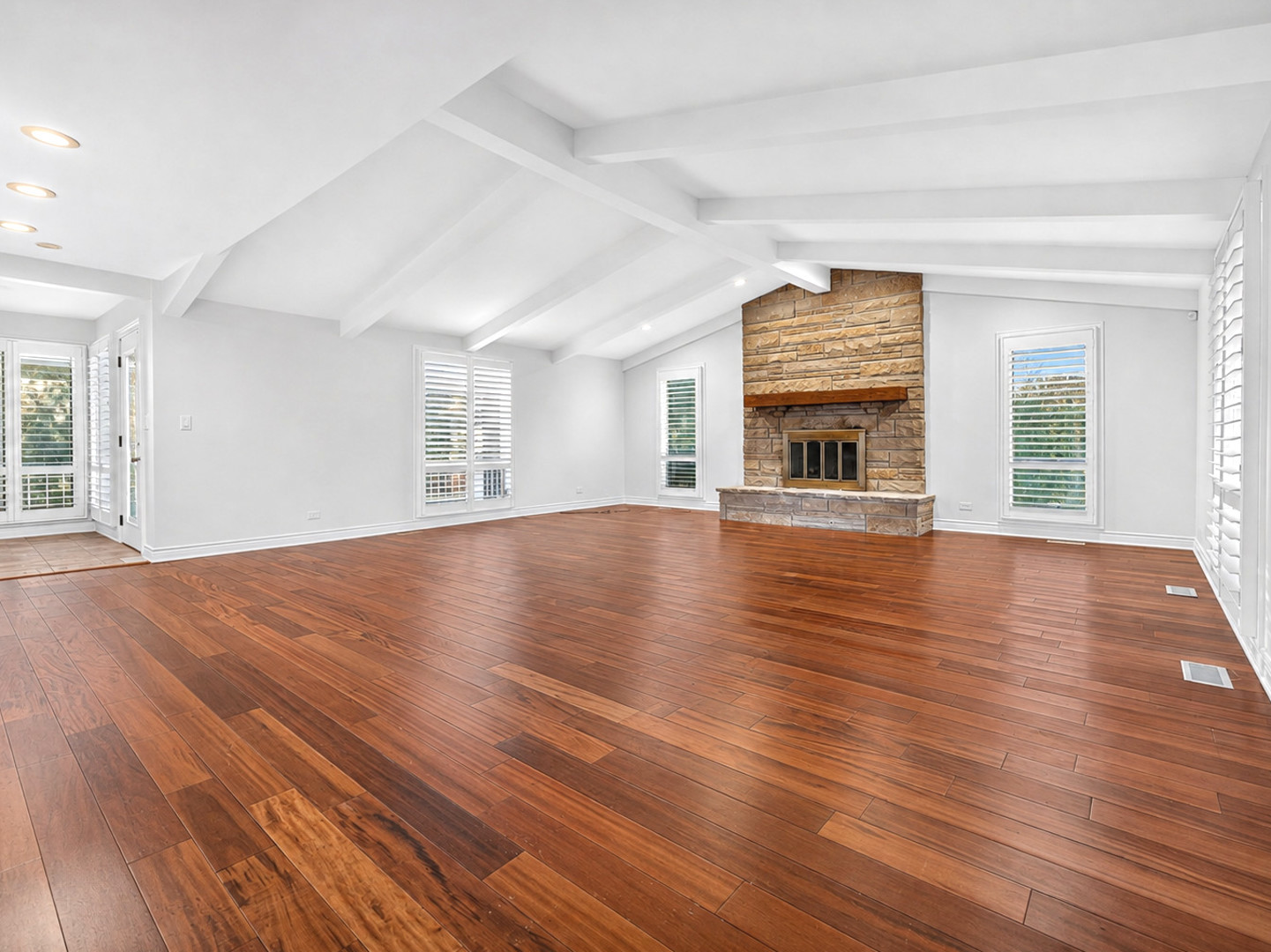 800 Ridgemoor Drive Property Photo 3