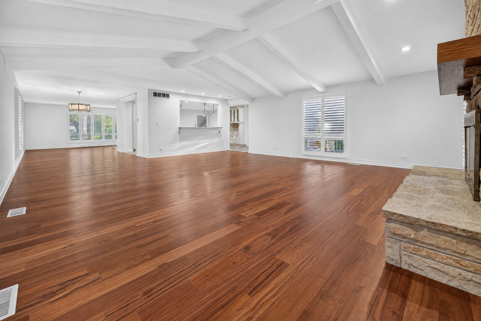 800 Ridgemoor Drive Property Photo 4