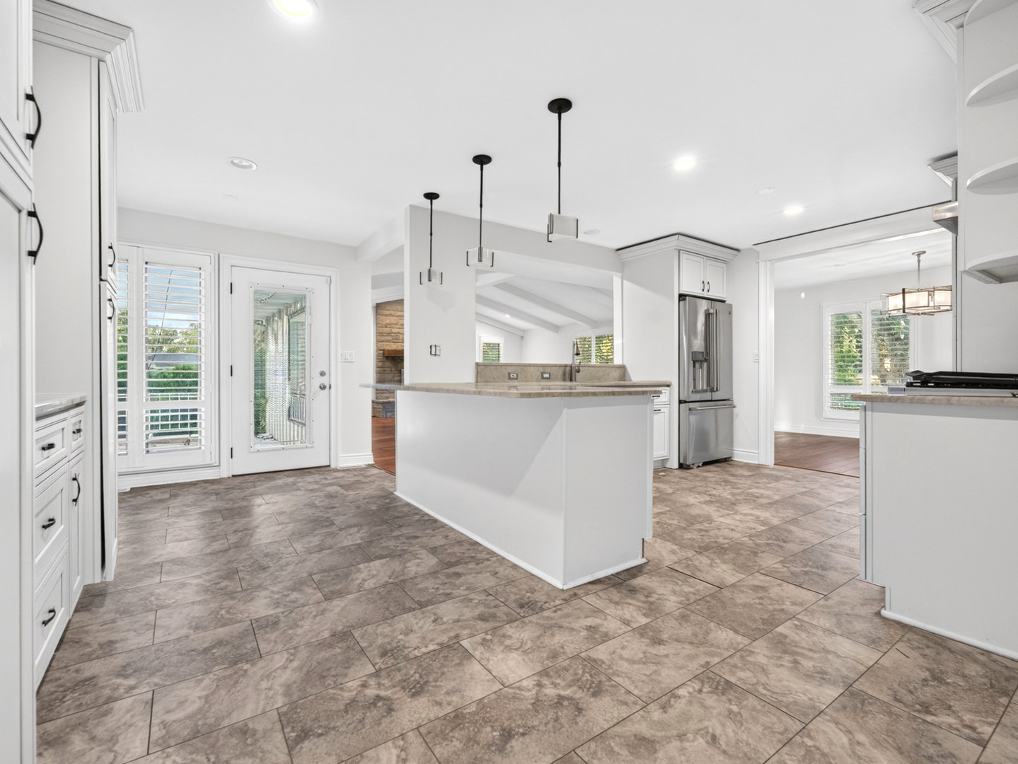 800 Ridgemoor Drive Property Photo 9