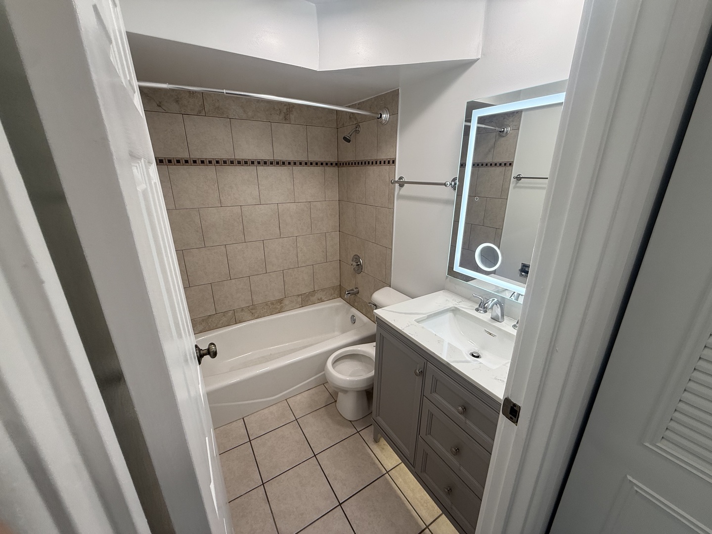 1442 Carriage Lane 2 Property Photo 6