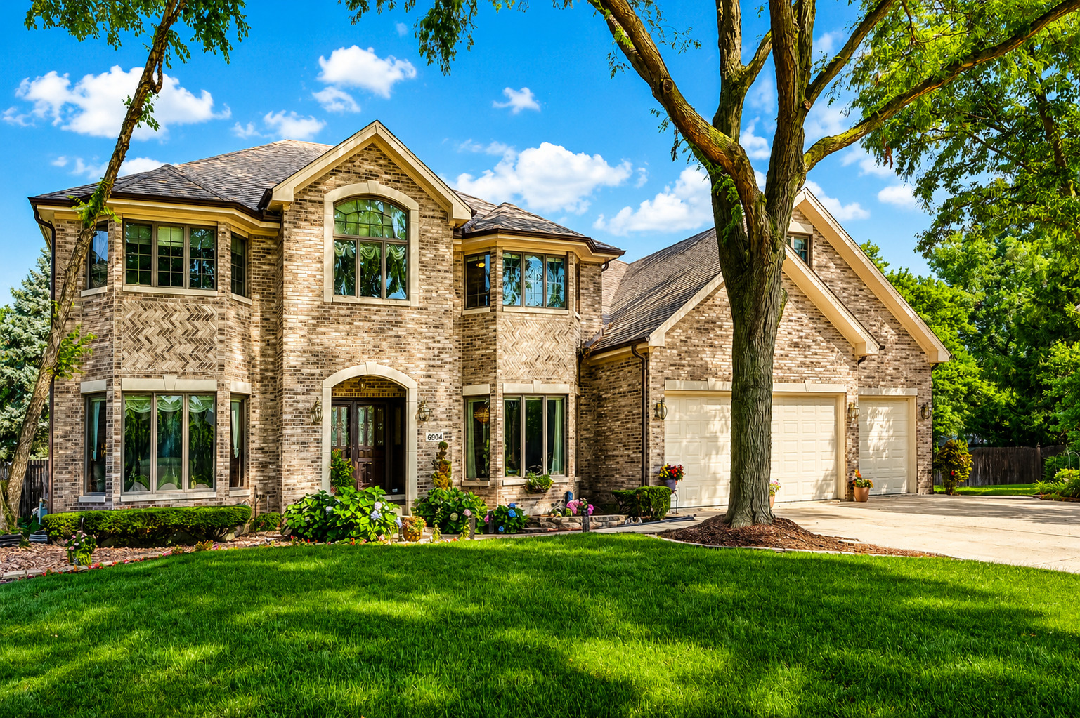 6904 Irish Court Property Photo 1