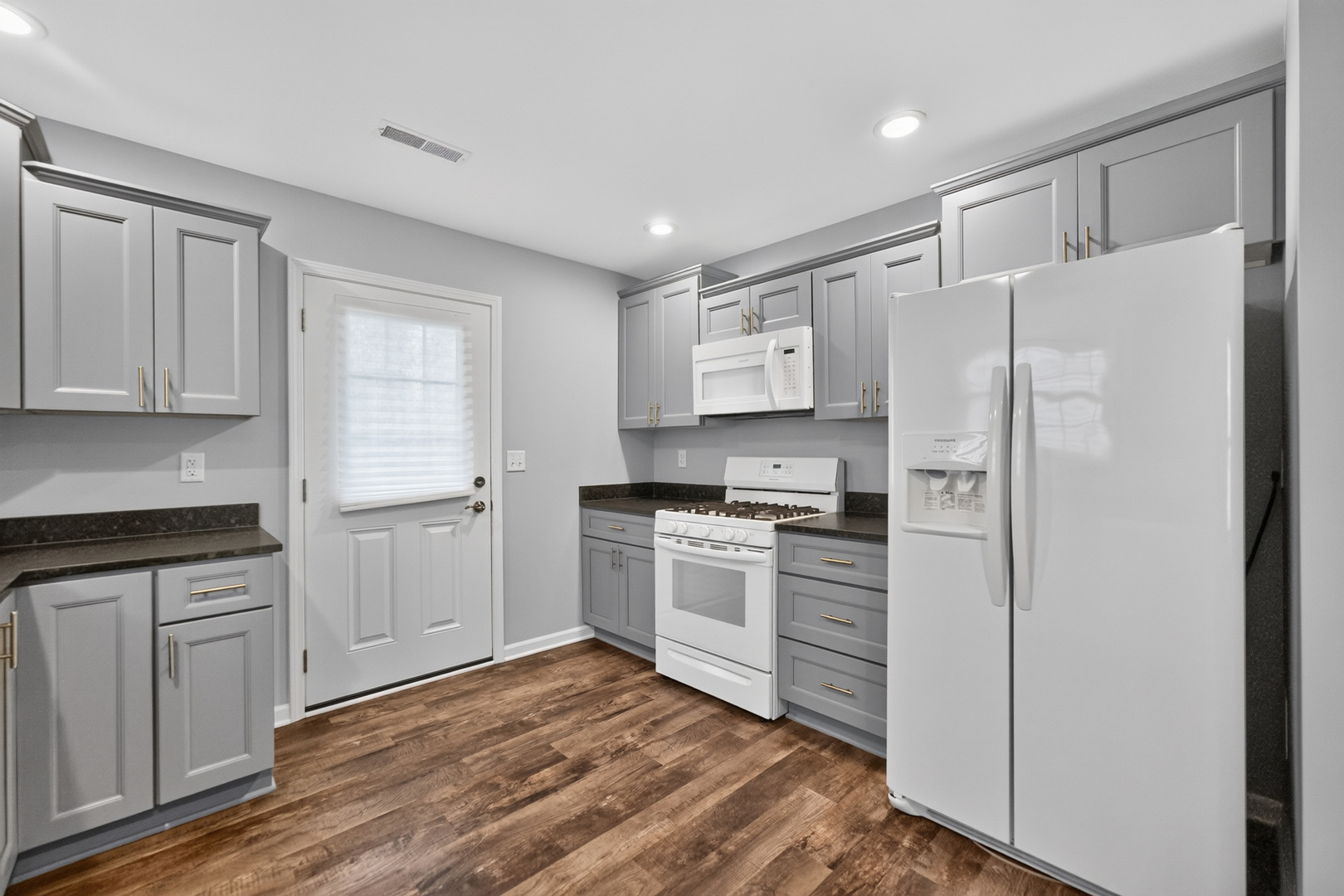 1503 Eadens Place Property Photo 12