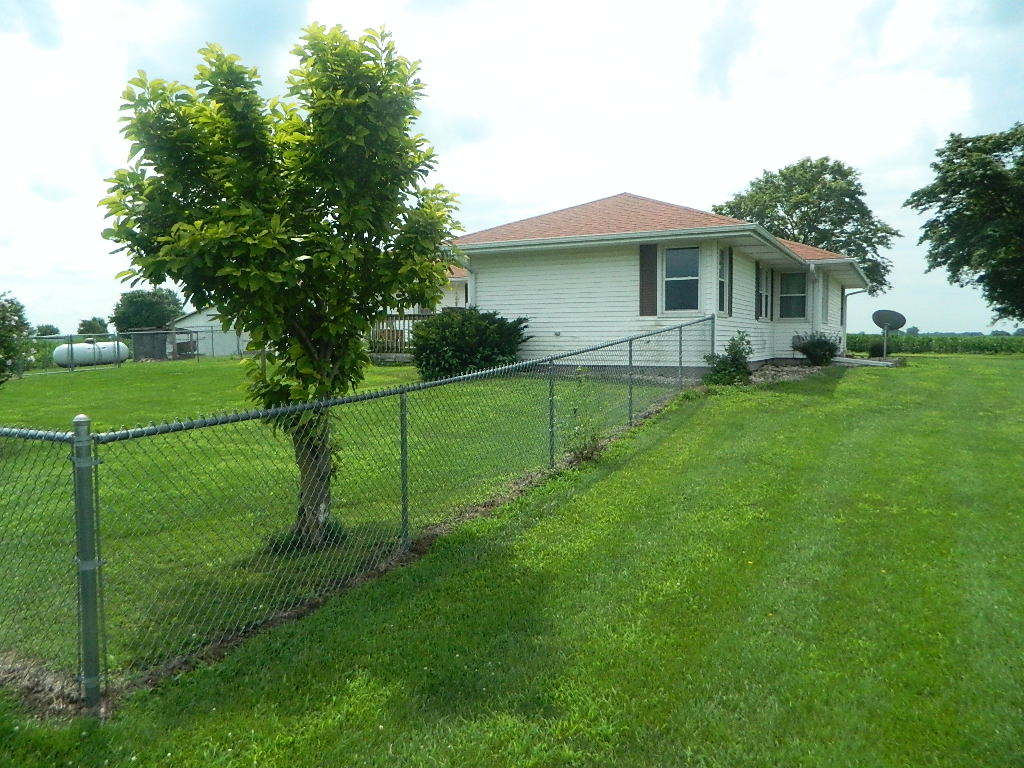 3669 N 13000 Road Property Photo 4