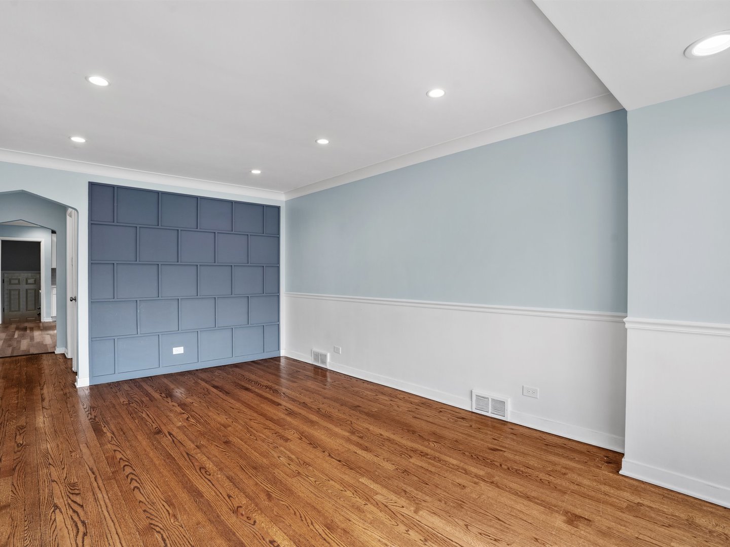 12321 S Green Street Property Photo 3