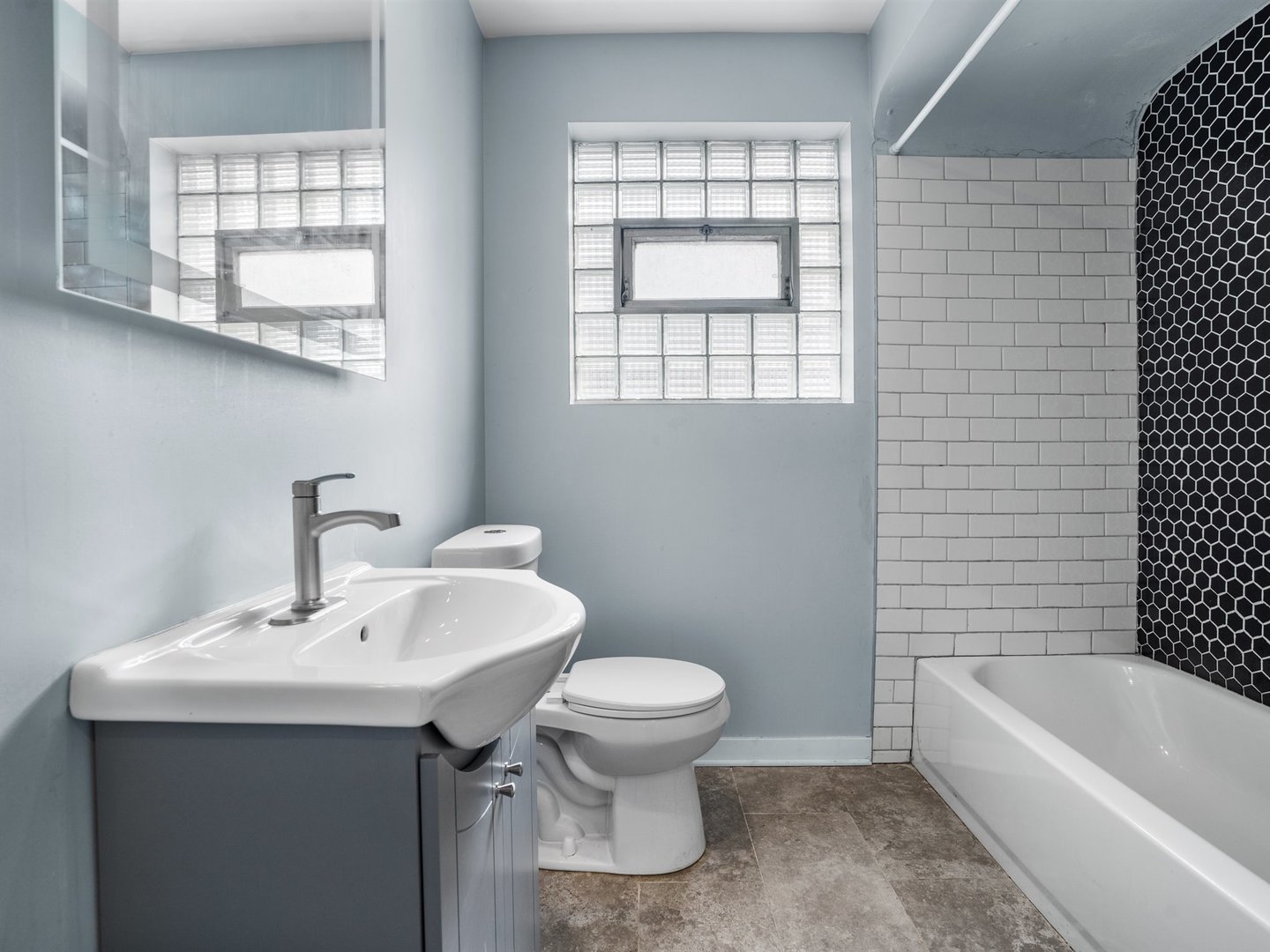 12321 S Green Street Property Photo 10