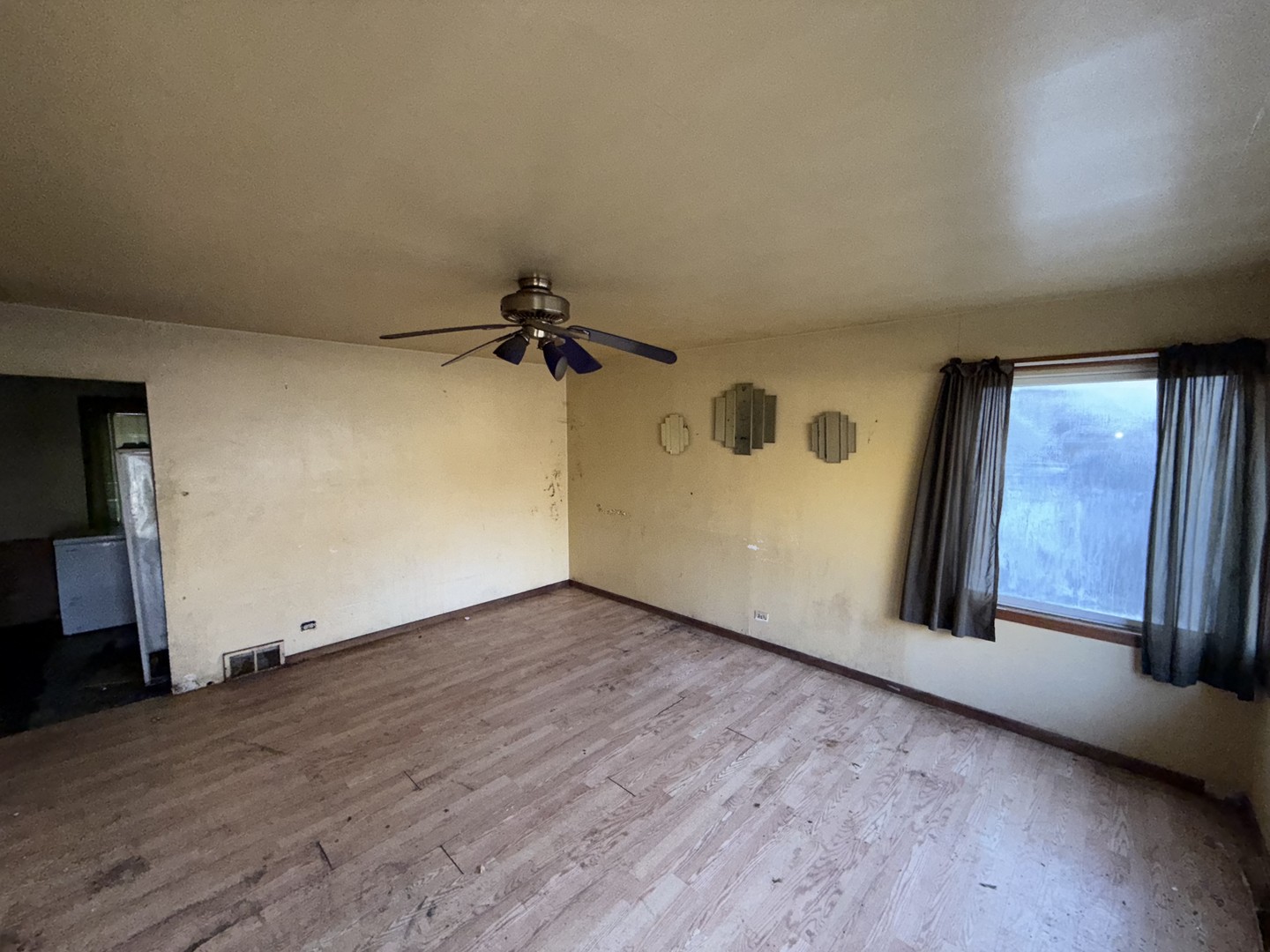 16243 Sussex Avenue Property Photo 2
