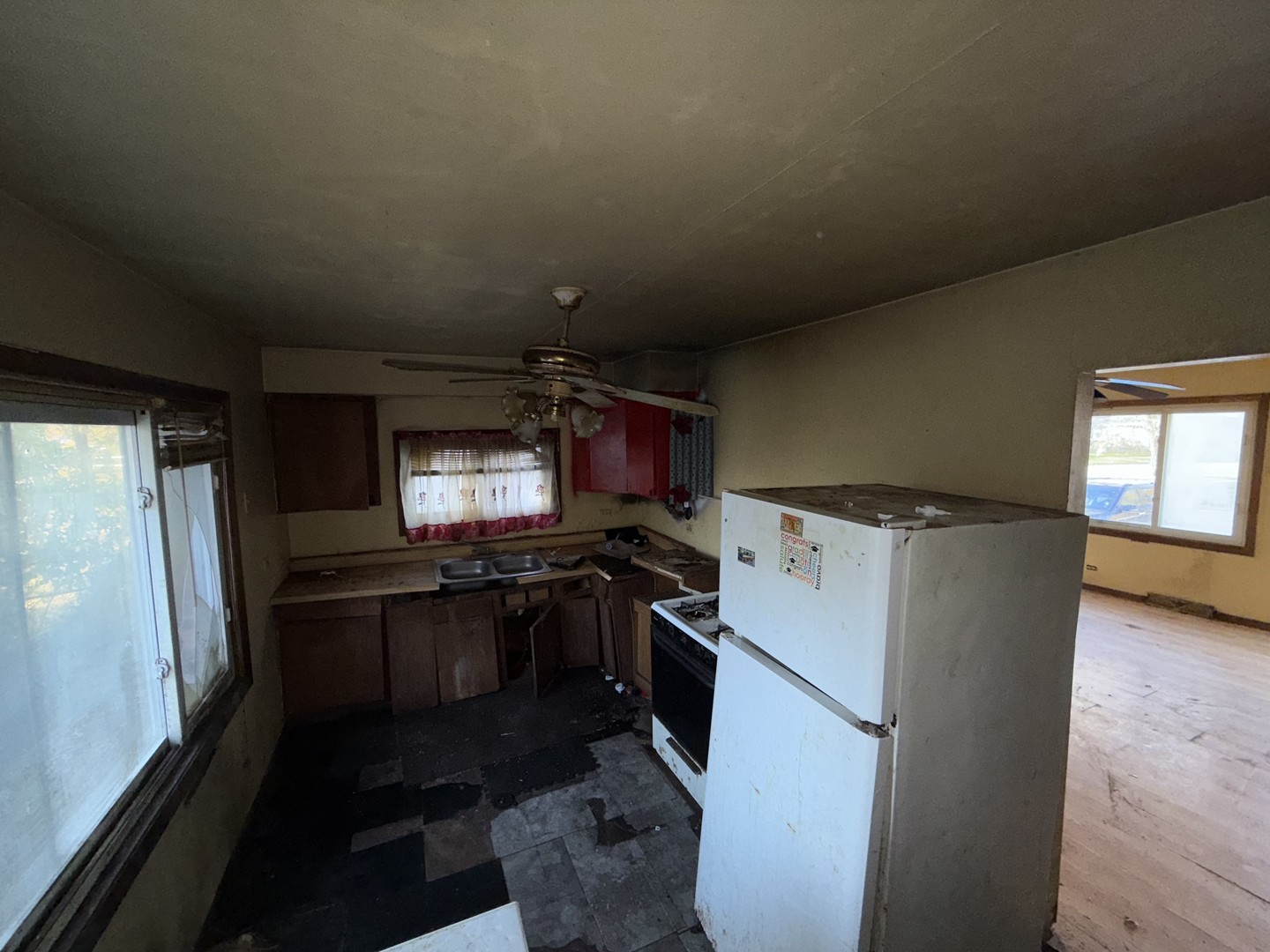 16243 Sussex Avenue Property Photo 3