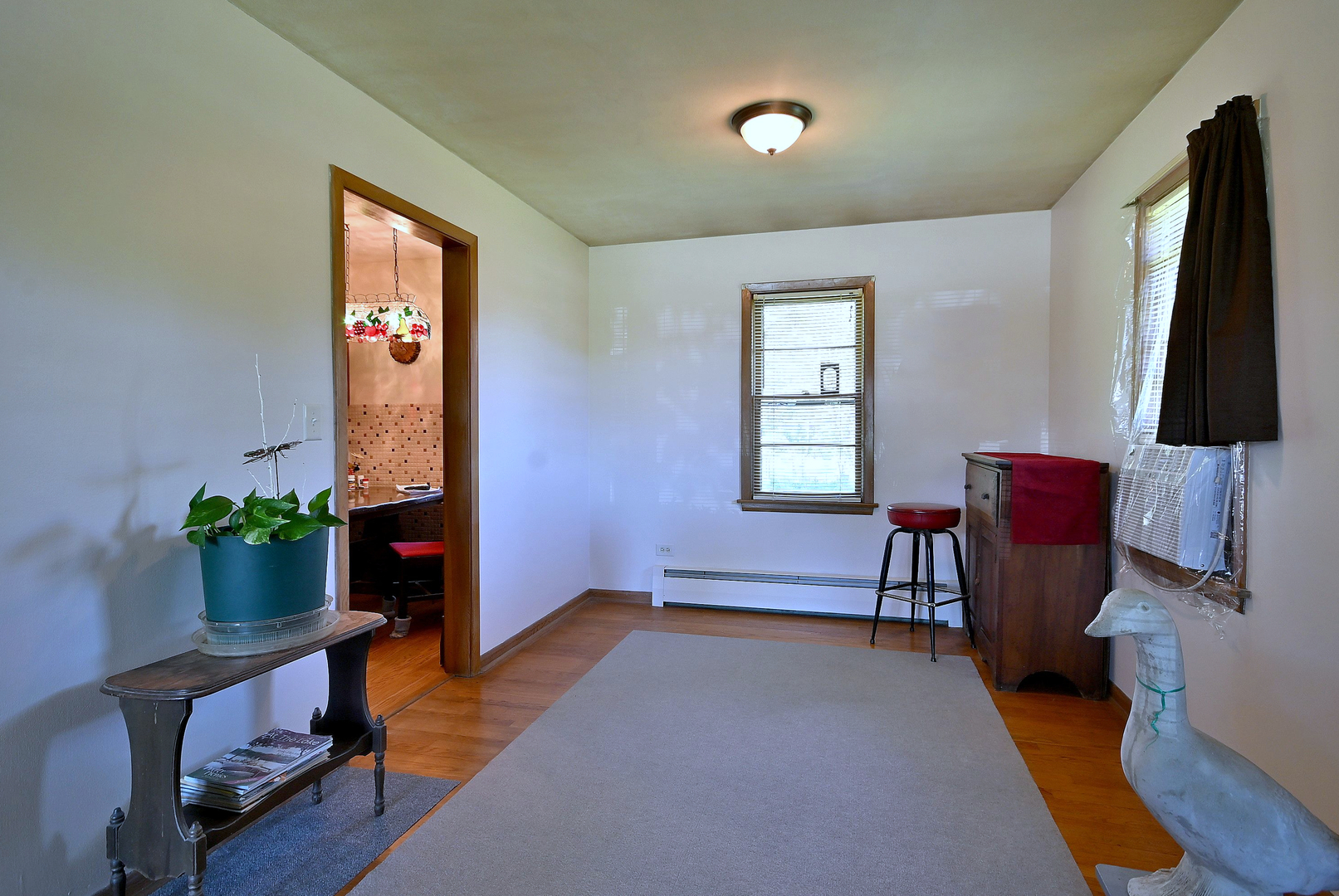 1030 W Kenilworth Avenue Property Photo 7