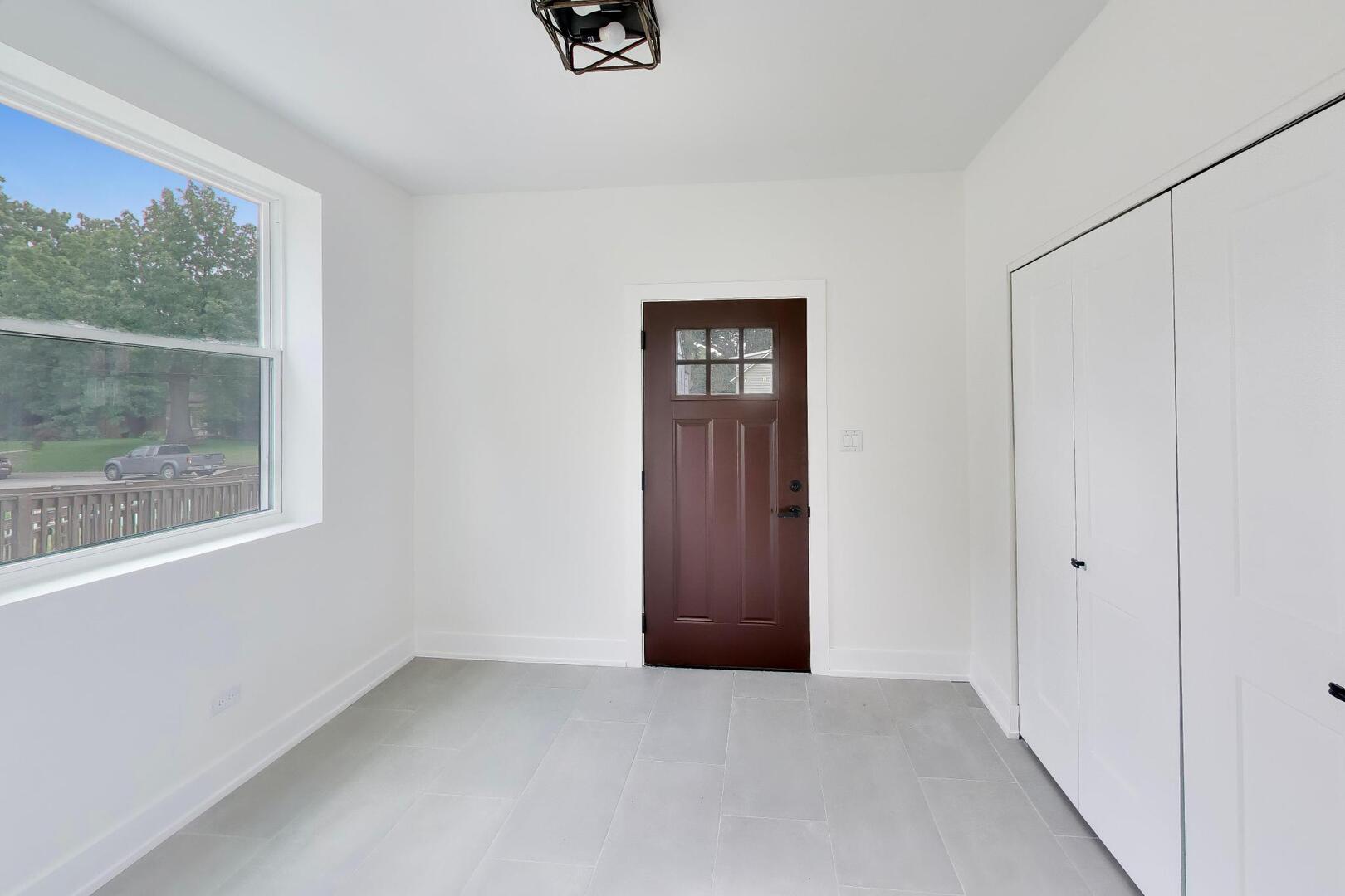 1632 W 100th Place Property Photo 2
