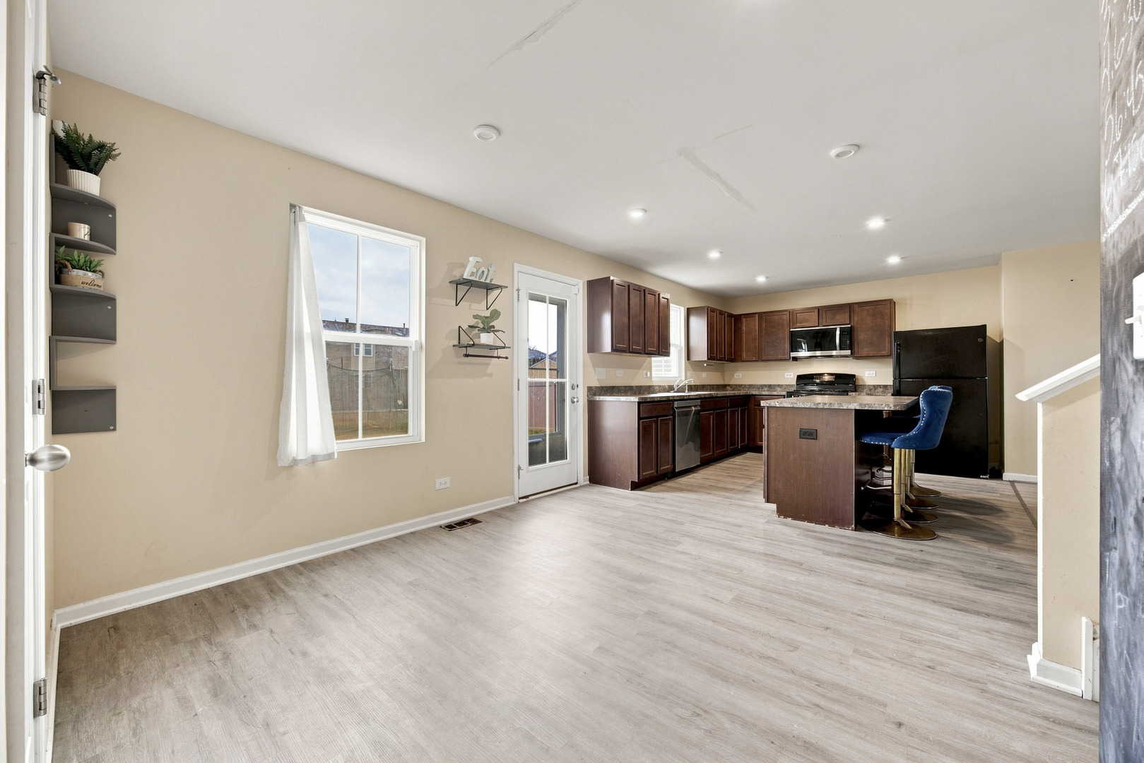 300 Carriage Lane Property Photo 4