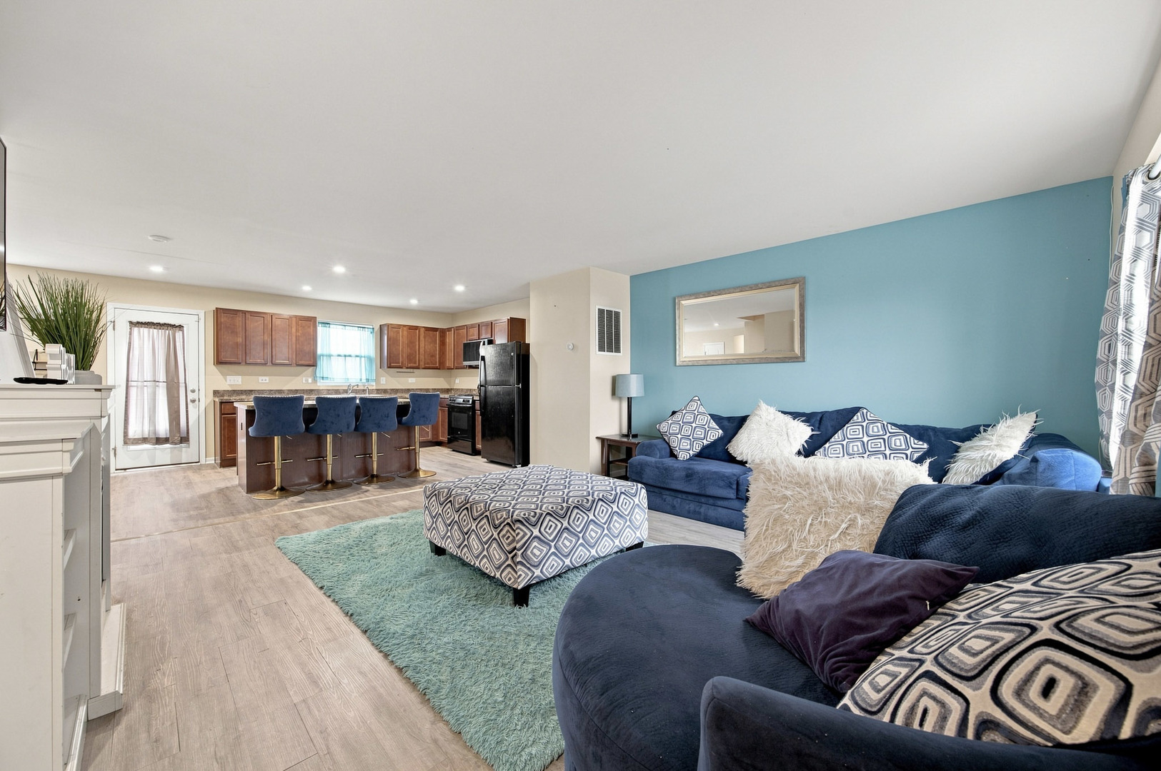 300 Carriage Lane Property Photo 8