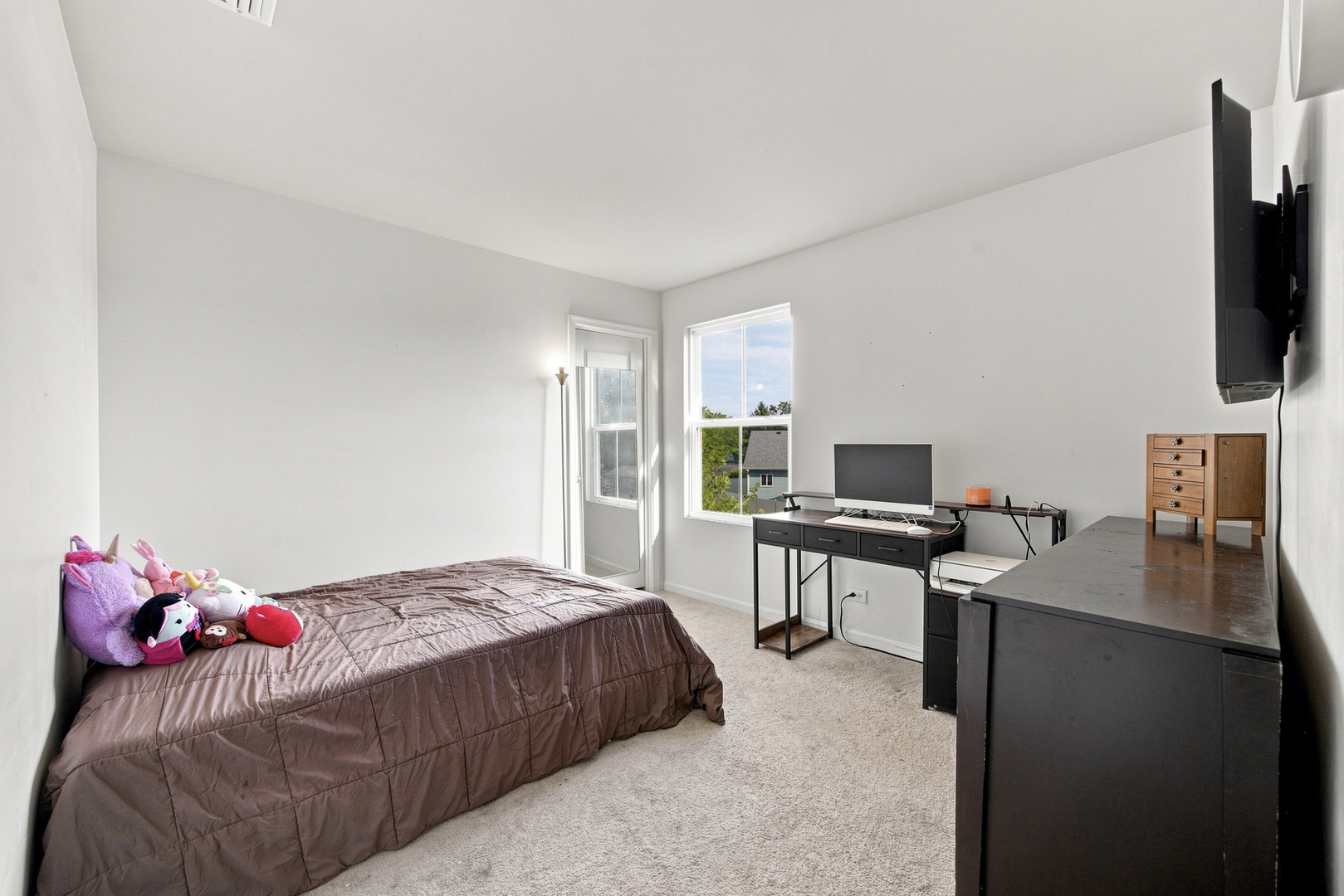 300 Carriage Lane Property Photo 15