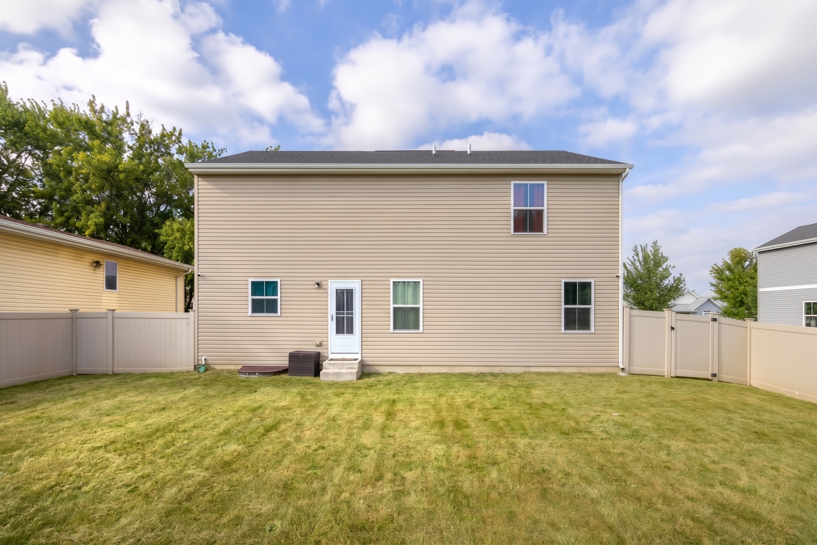 300 Carriage Lane Property Photo 17