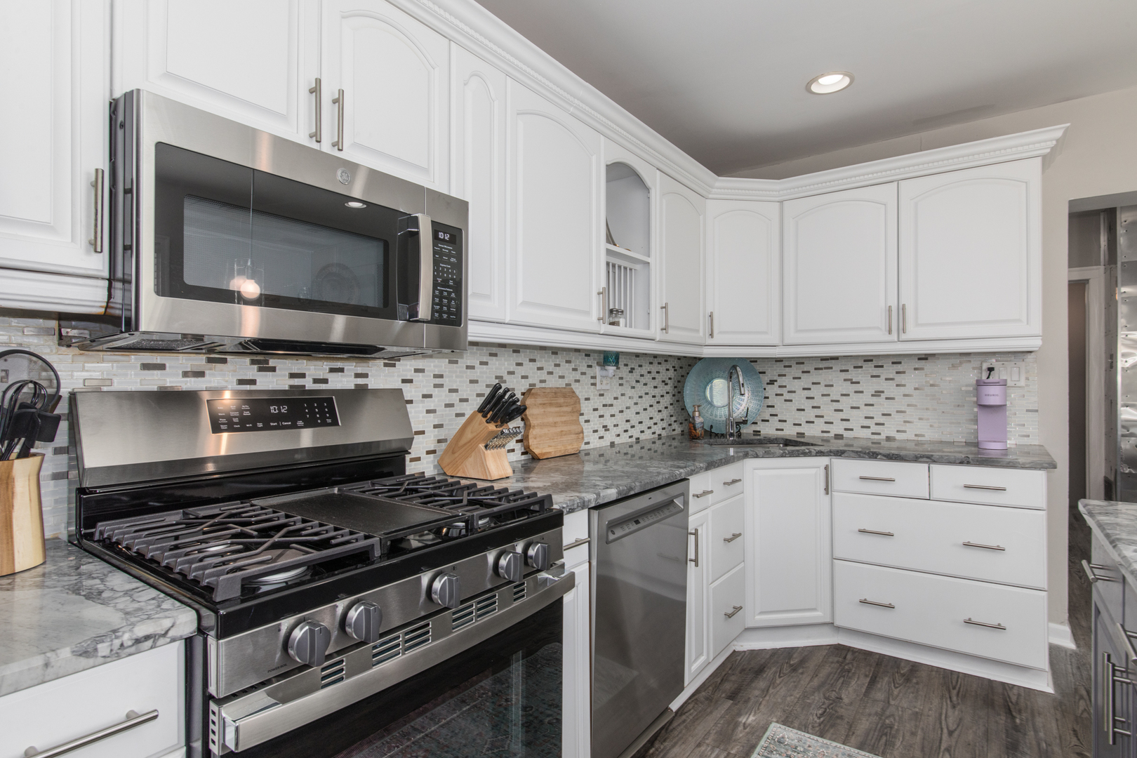 3312 N New England Avenue Property Photo 16