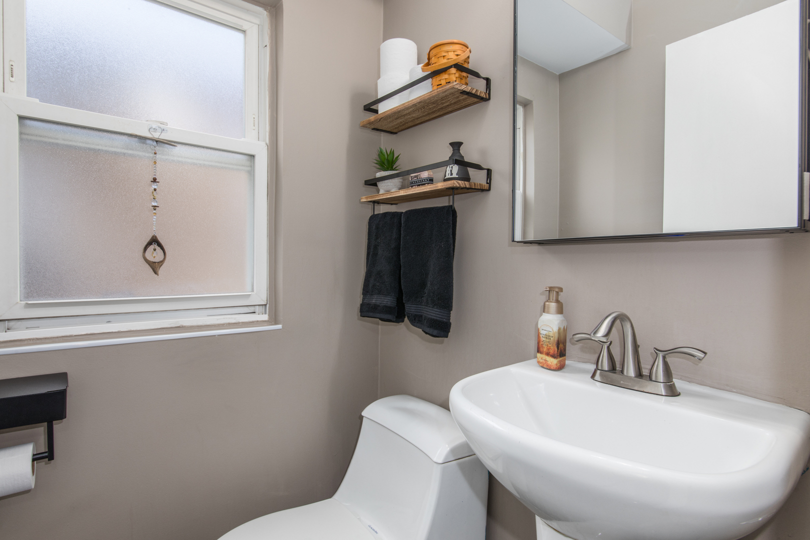 3312 N New England Avenue Property Photo 18