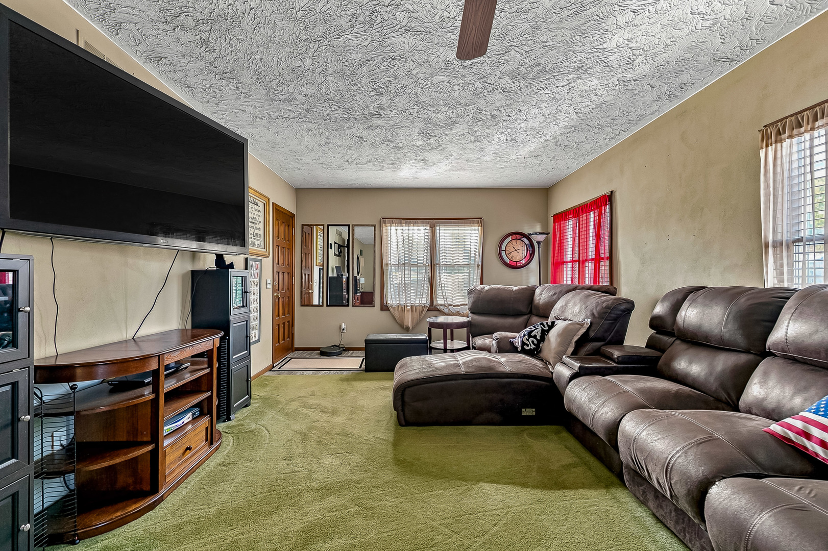 2424 28th Street Property Photo 6