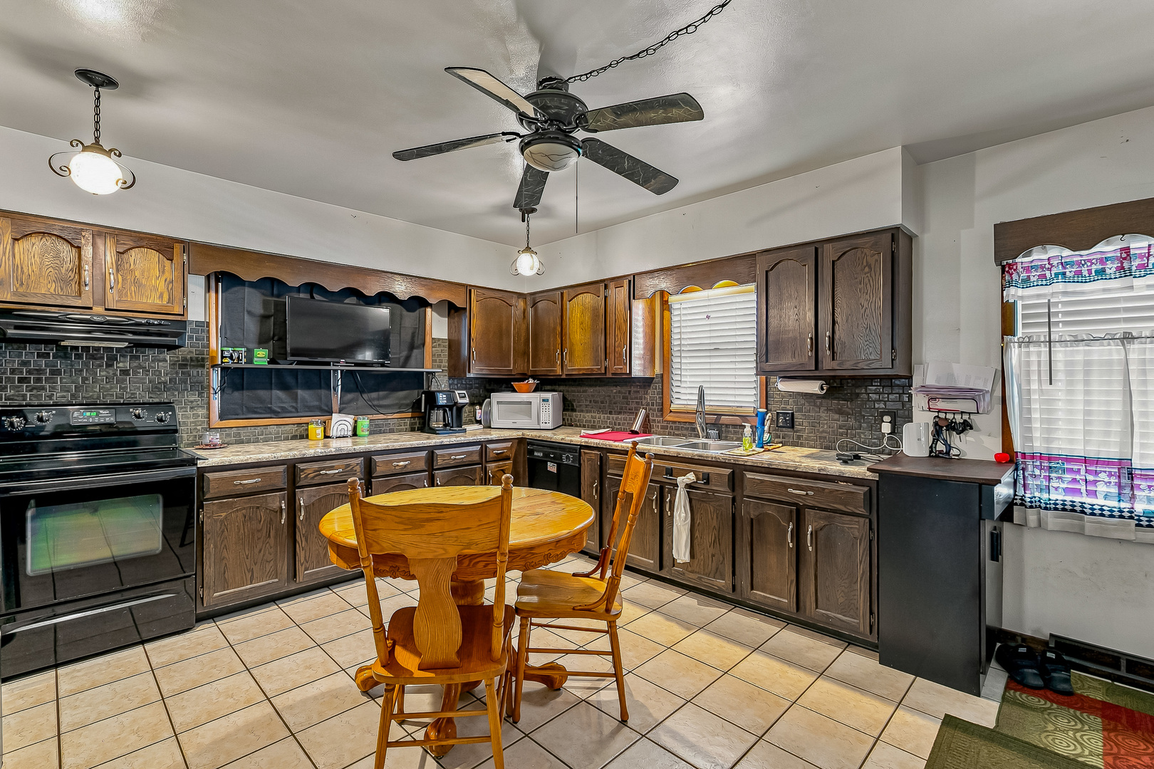 2424 28th Street Property Photo 12