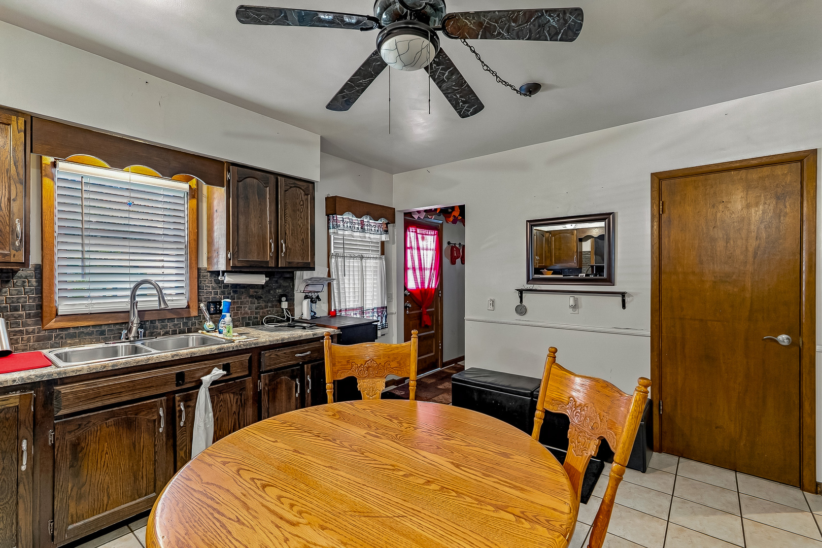 2424 28th Street Property Photo 13