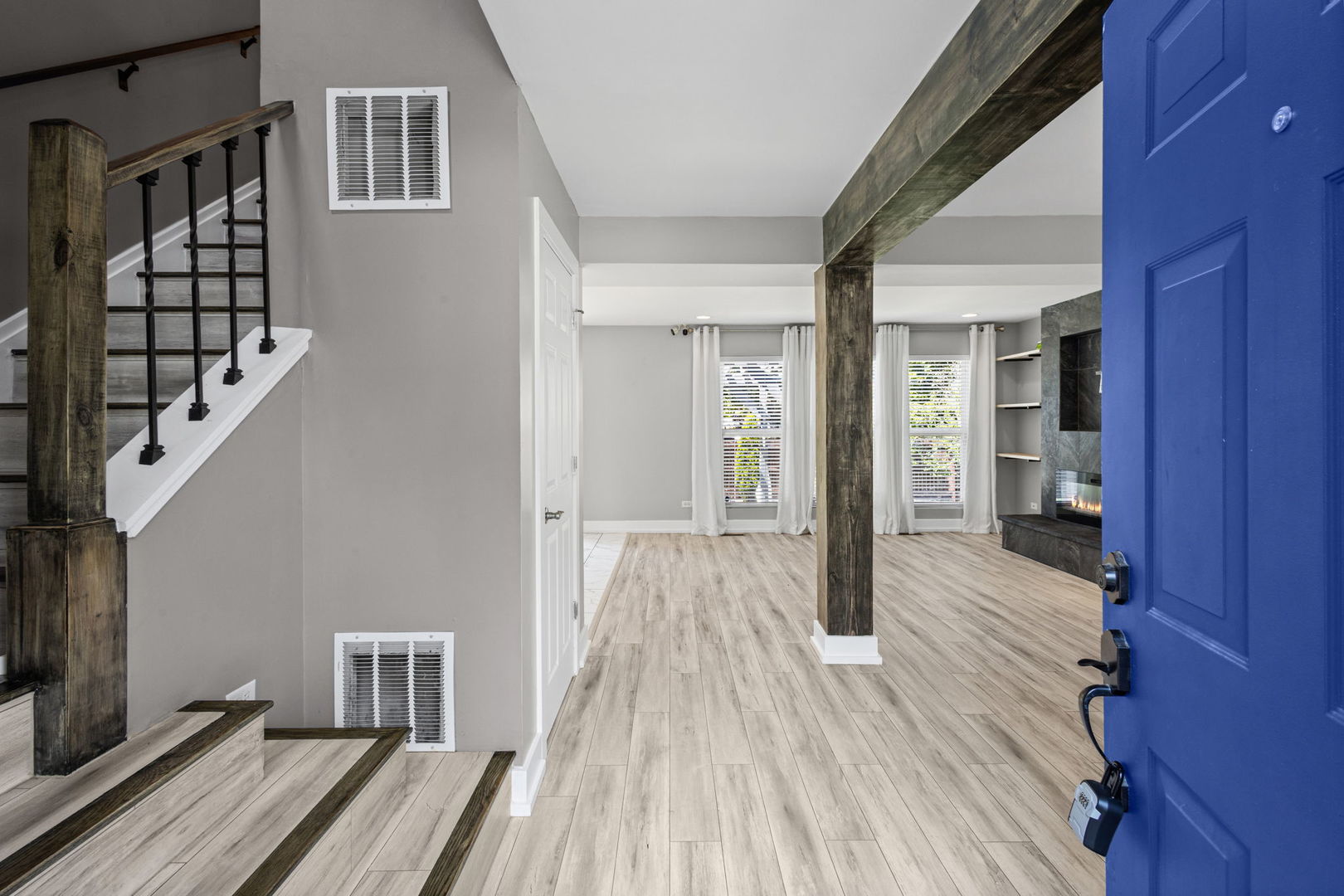 5117 Woodmere Court Property Photo 3