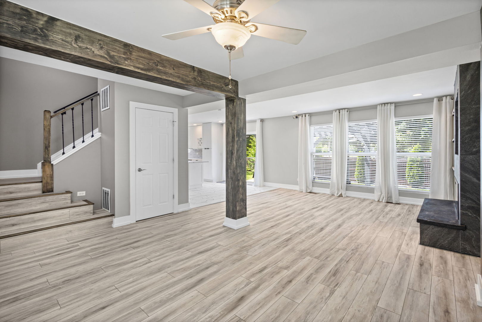 5117 Woodmere Court Property Photo 4